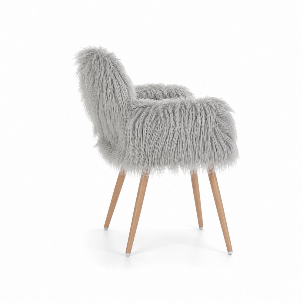 Silla de peluche sintético gris claro con patas de madera