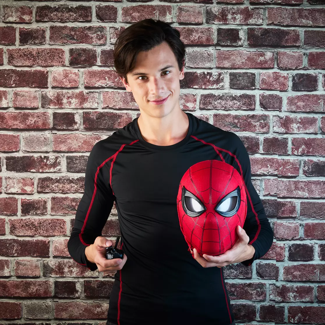 Spider-Man Electronic Expressive Mask by Hasbro – Spider-Man: Homecoming – Marvel Legends Series