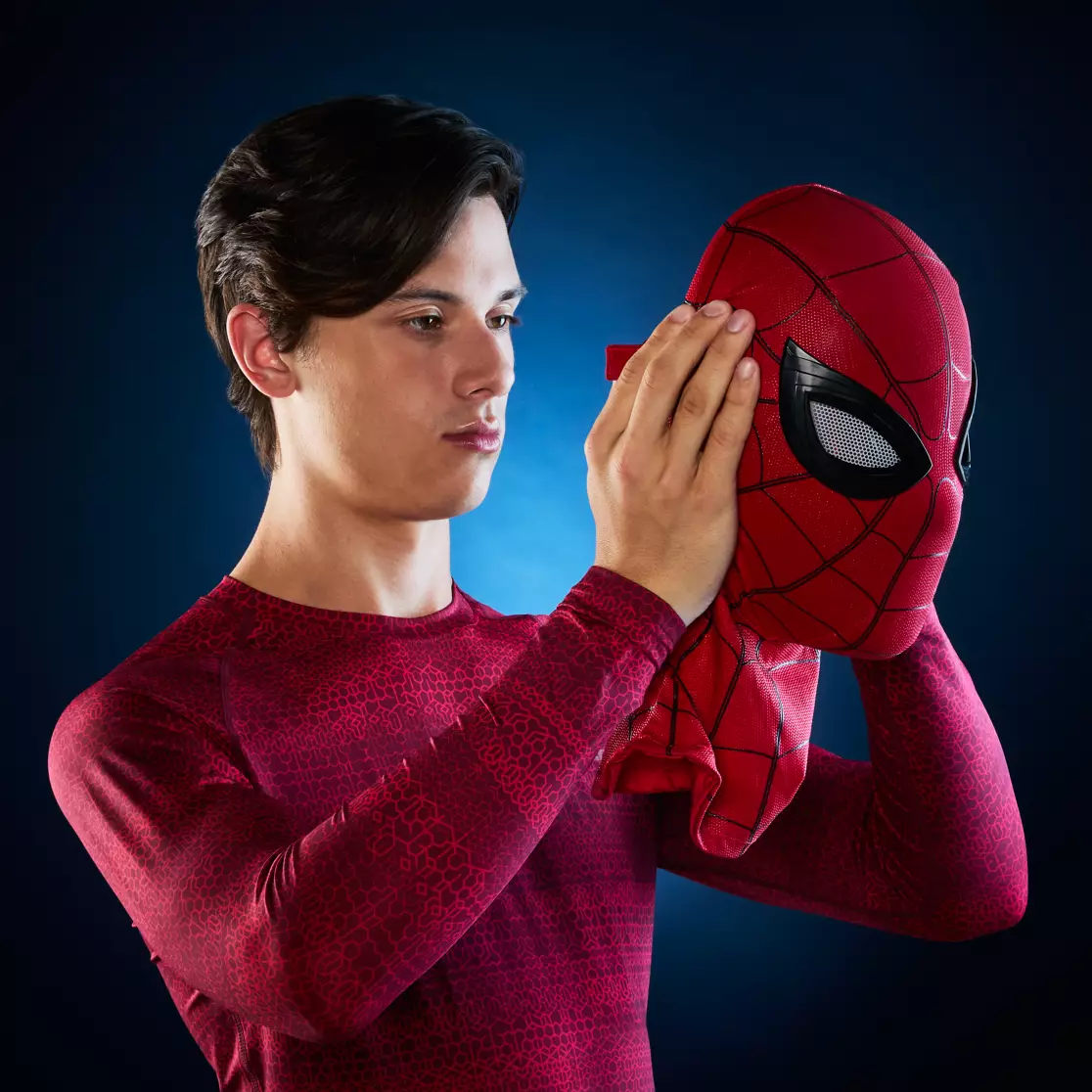 Spider-Man Electronic Expressive Mask by Hasbro – Spider-Man: Homecoming – Marvel Legends Series