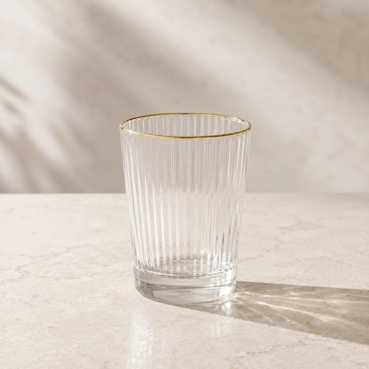 Szklanka przezroczysta ze złotym obrzeżem 300ml