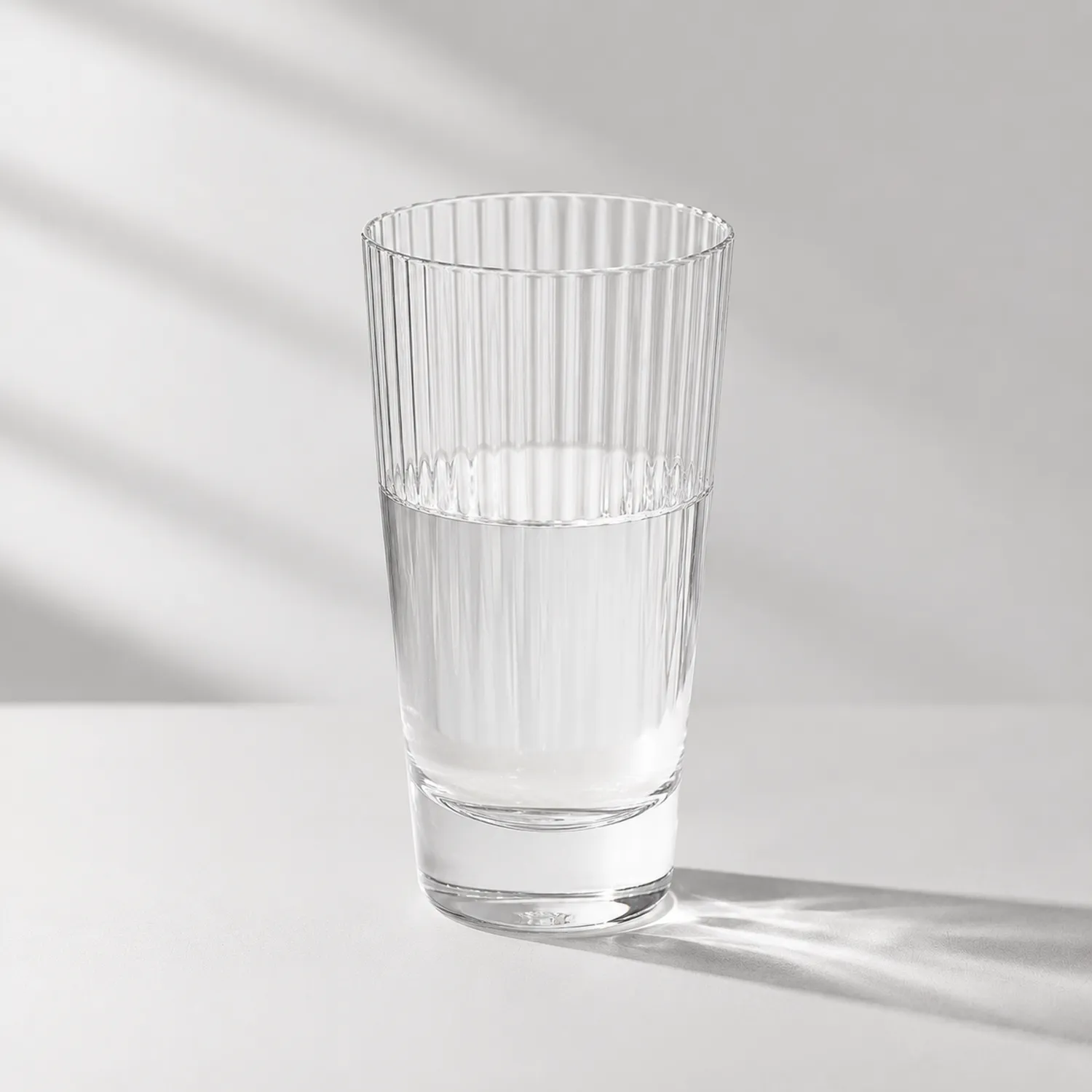 Geriffeltes Klarglas Trinkglas 300ml-Nerlidorn