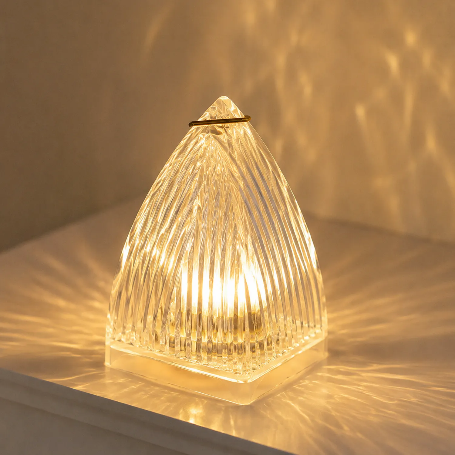 Dimmbare LED Tischlampe Pyramide Kristall Nachtlicht-norvivon