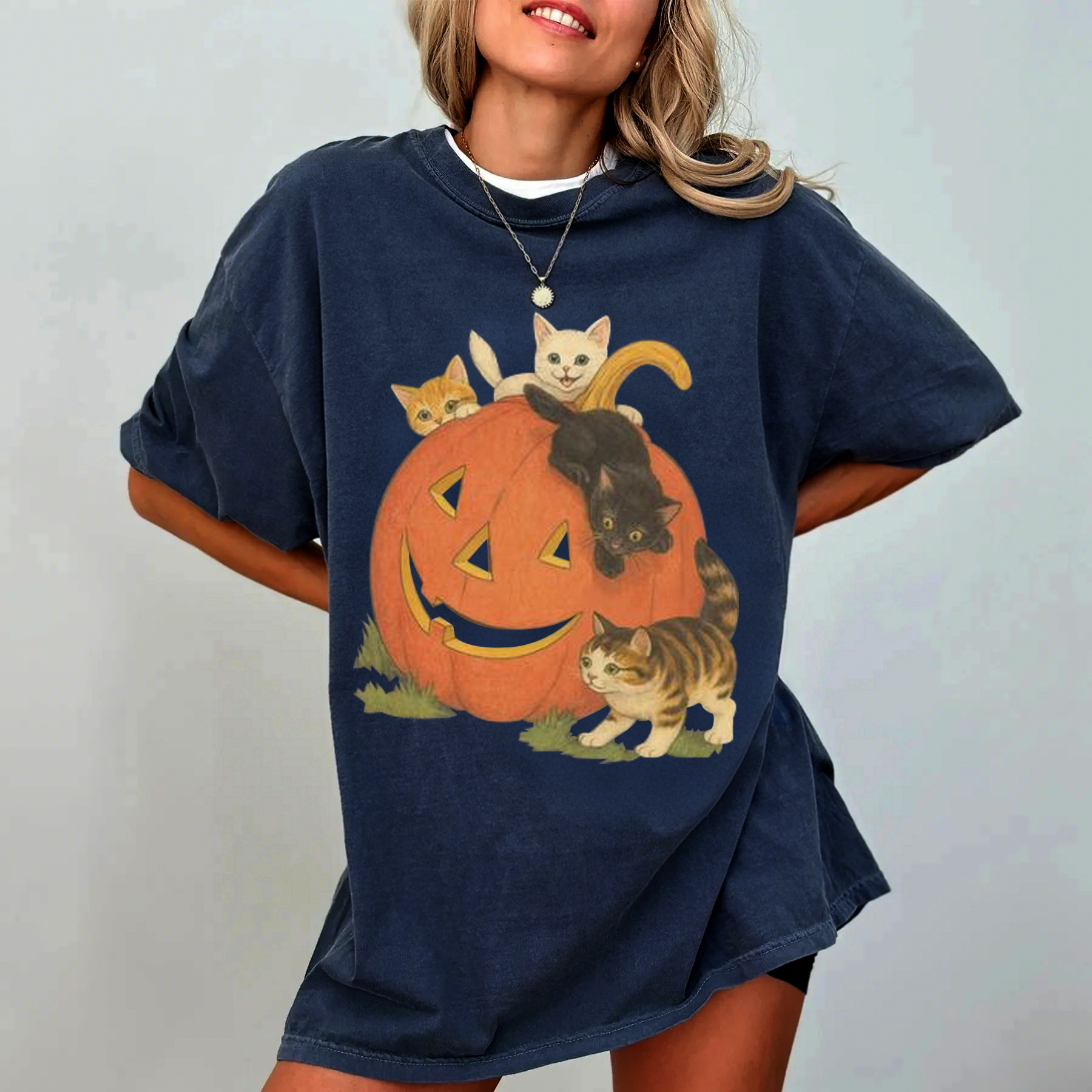 Vintage Cat Halloween T-Shirt