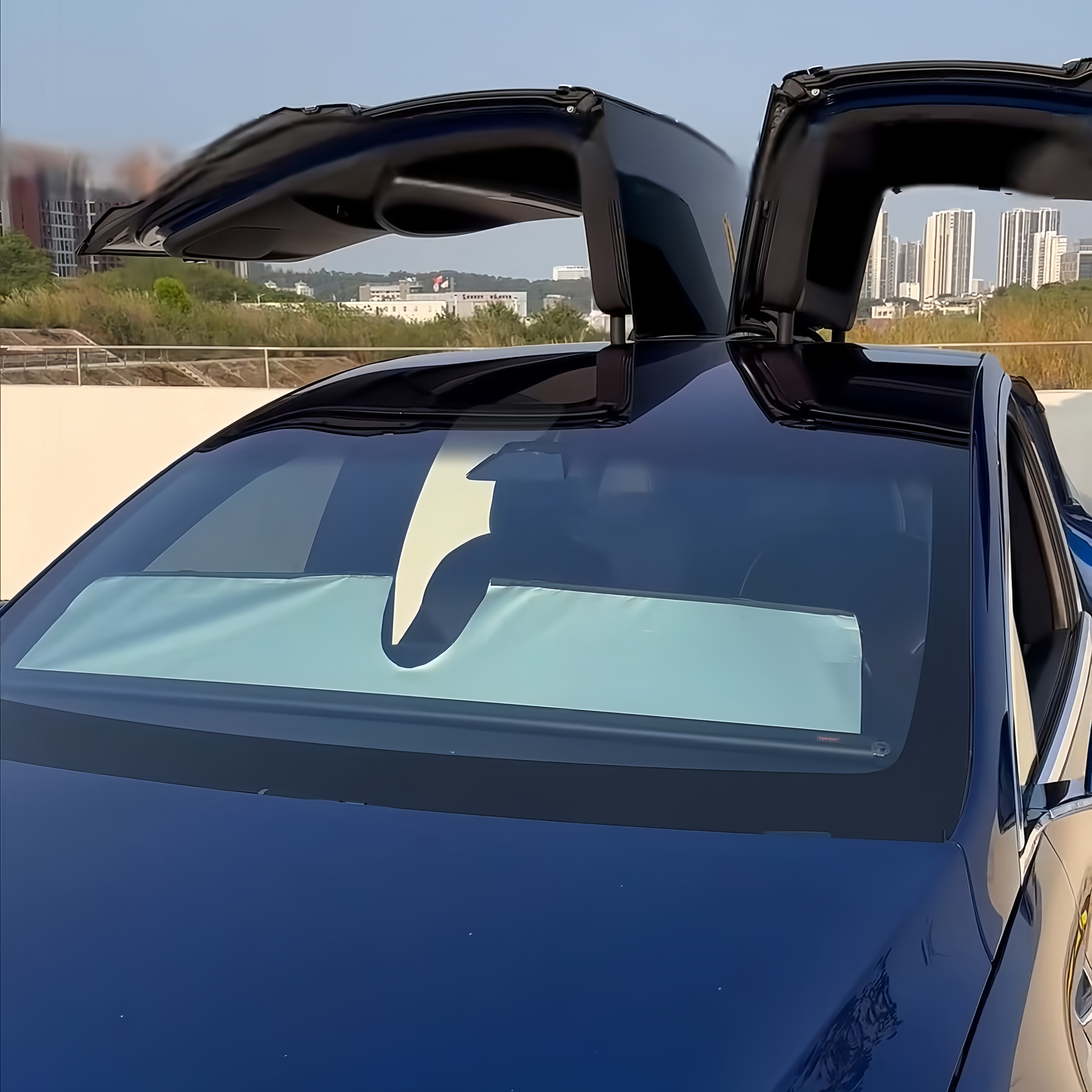 Automatic Windshield Privacy Screen – One-Touch Deploy, 100% Blackout, Sound-Dampening, Year-Round Insulation