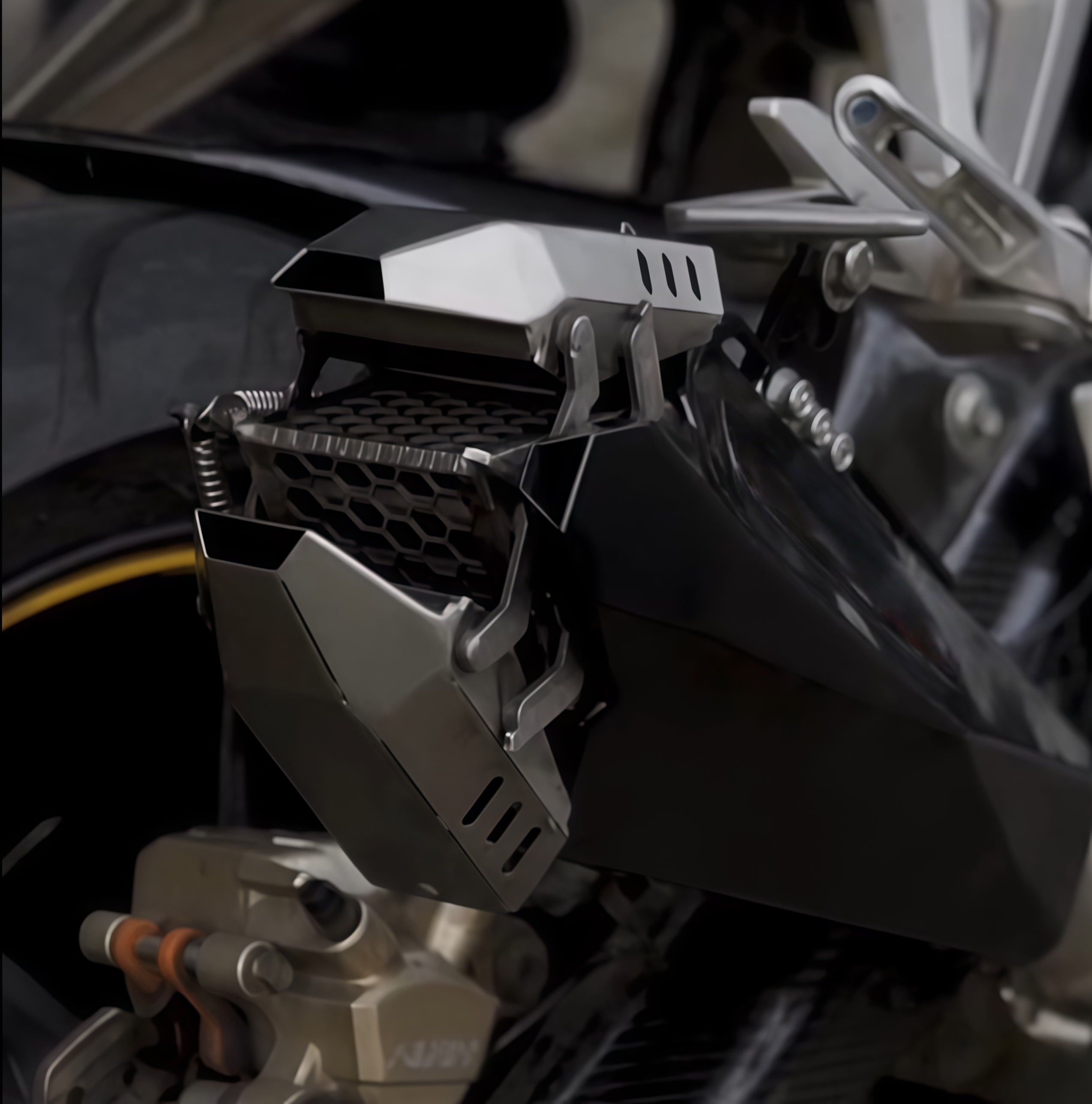Adjustable Baffle Exhaust System-Transformable Sound Control Muffler for Street & Sport Motorcycles