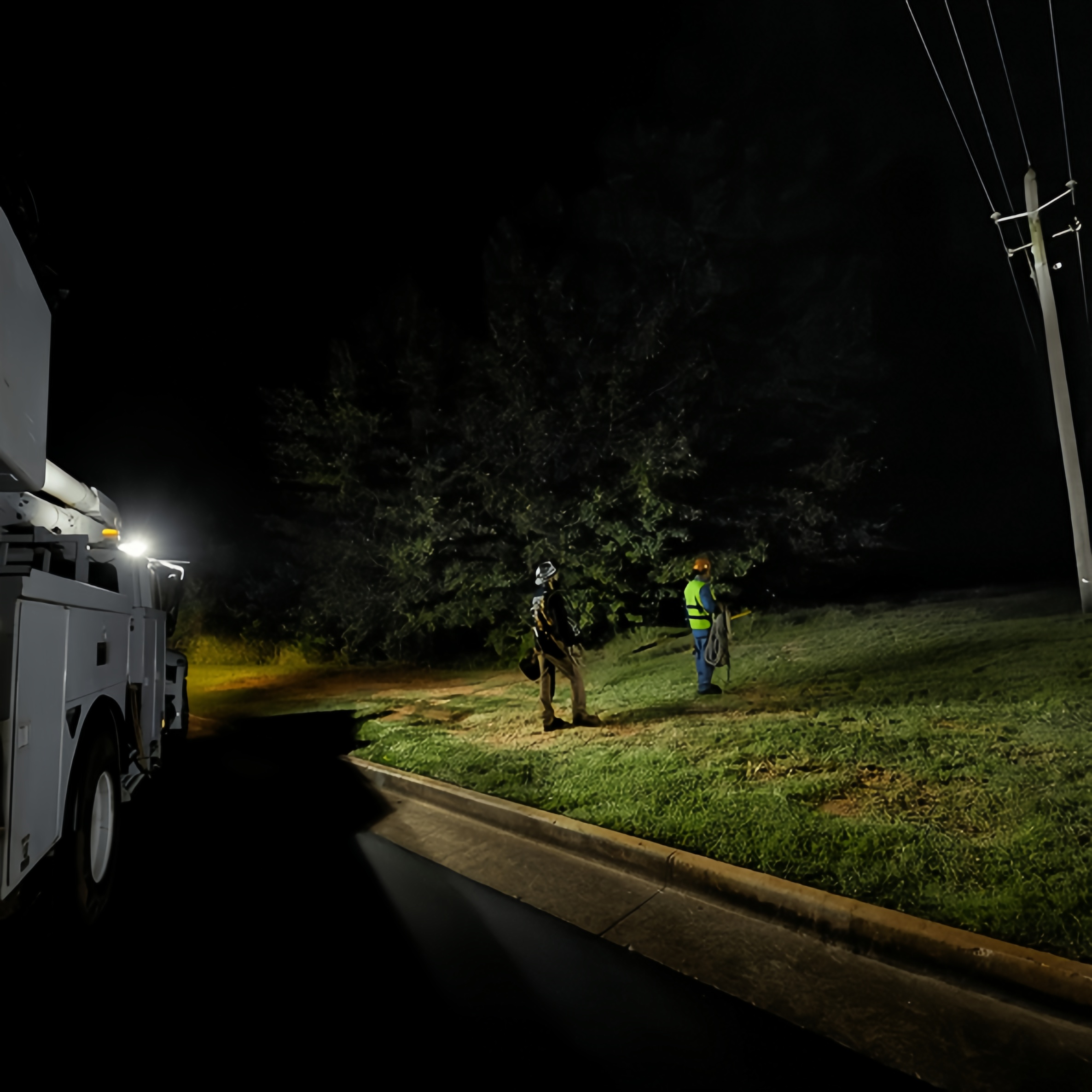 Remote-Control LED Searchlight-Ultra-Bright Long-Range Outdoor Spotlight