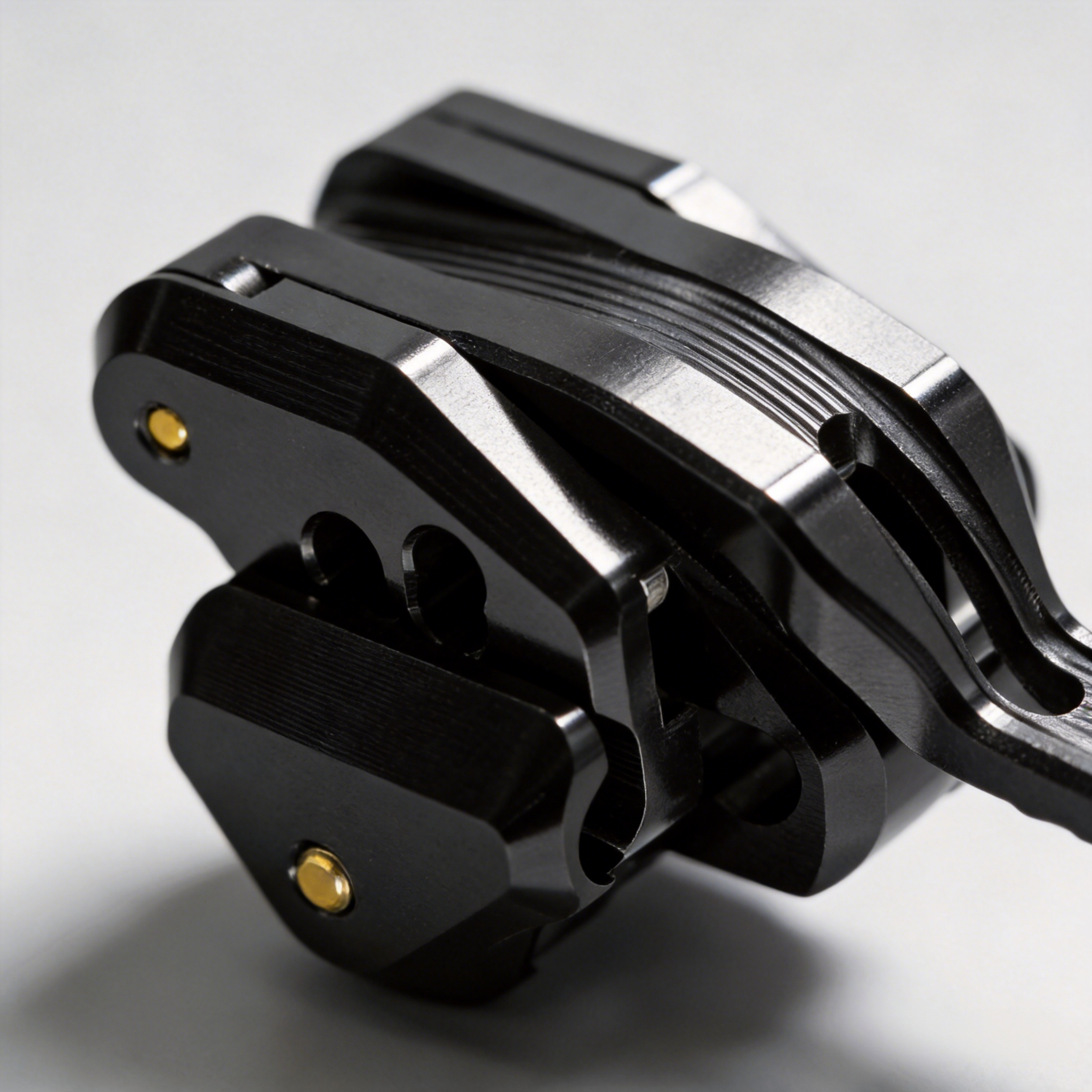On‑the‑Fly Seat Angle Adjuster – 8 Positions, 35° Tilt Range
