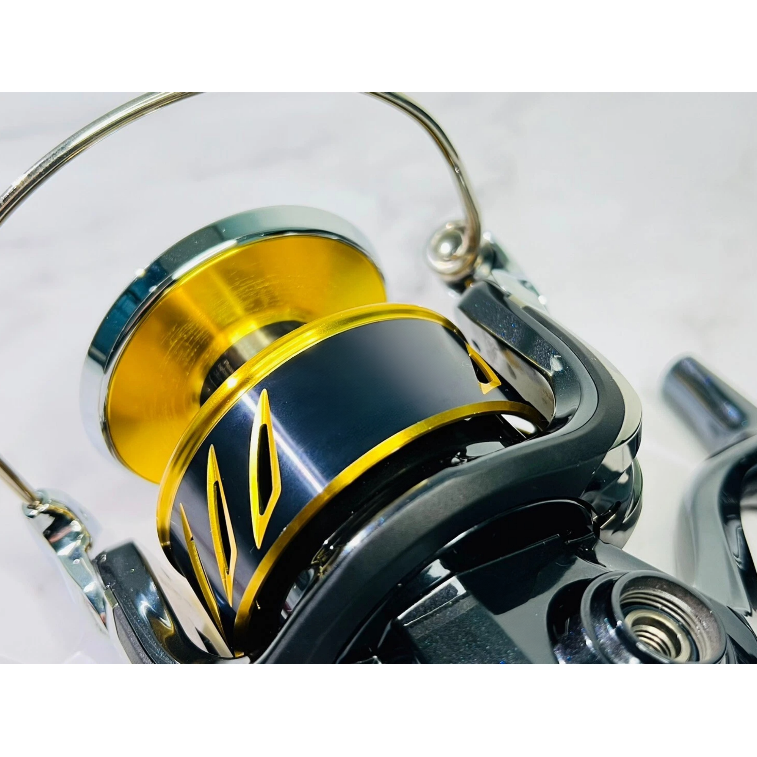 Flagship Saltwater Spinning Reel – 14,000 Size, XG High‑Speed Gear Ratio, for Surf Casting & Jigging