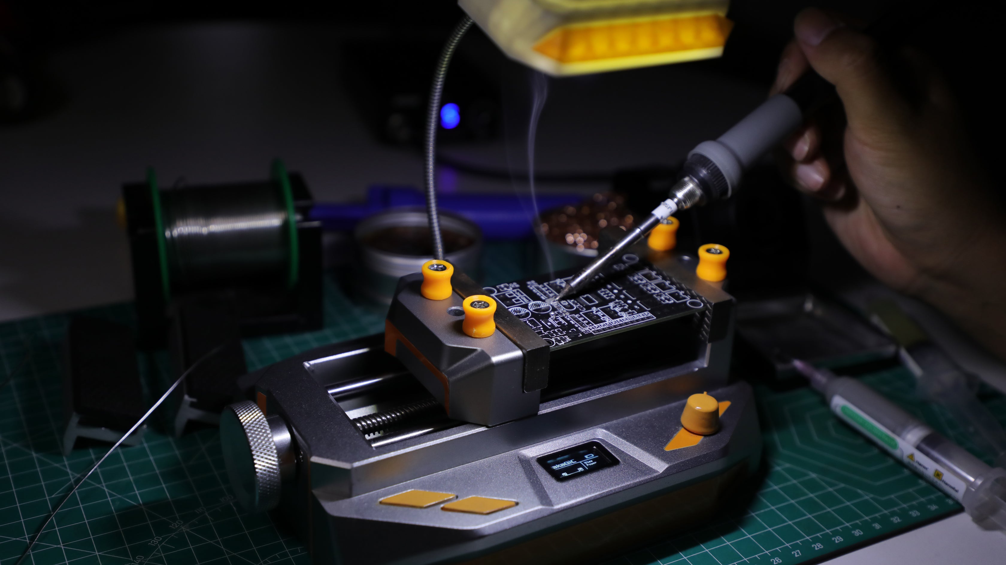 Using the MakaGIC VS01 smart vise while soldering a circuit board