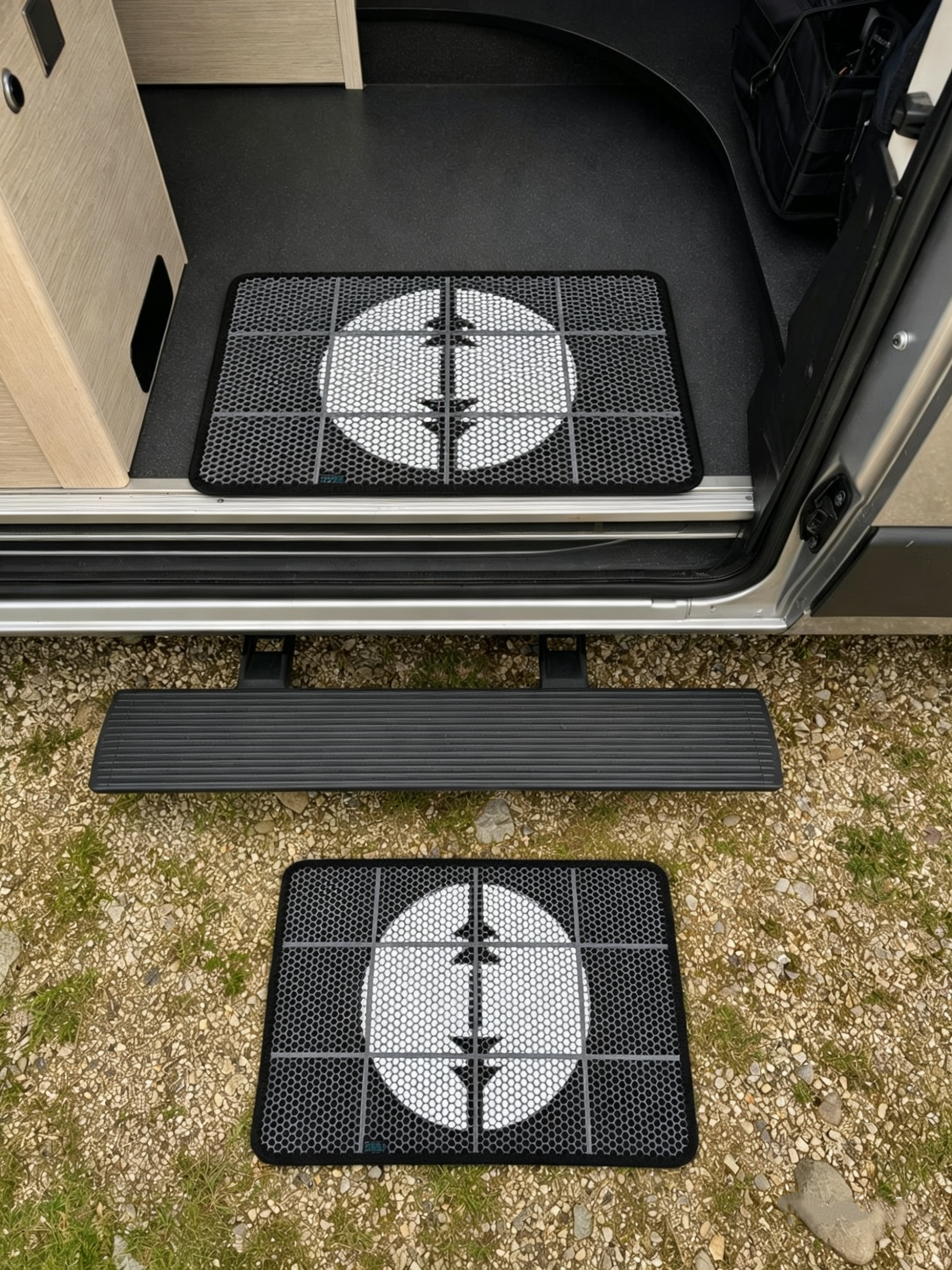 Camping-Fußmatte mit Easy-Empty-Funktion