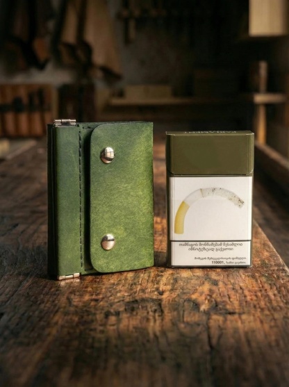 Compact Leather Trifold Wallet – Handmade Green Card, Cash & Coin Holder