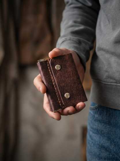 Compact Leather Trifold Wallet – Handmade Green Card, Cash & Coin Holder