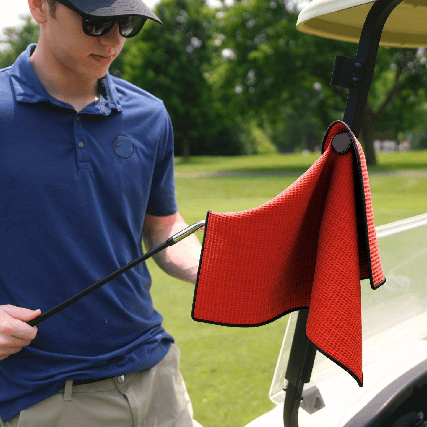 Magnetic Golf Towel – Ultra-Strong Heavy-Duty Microfiber Cleaning Cloth with Magnetic Attachment