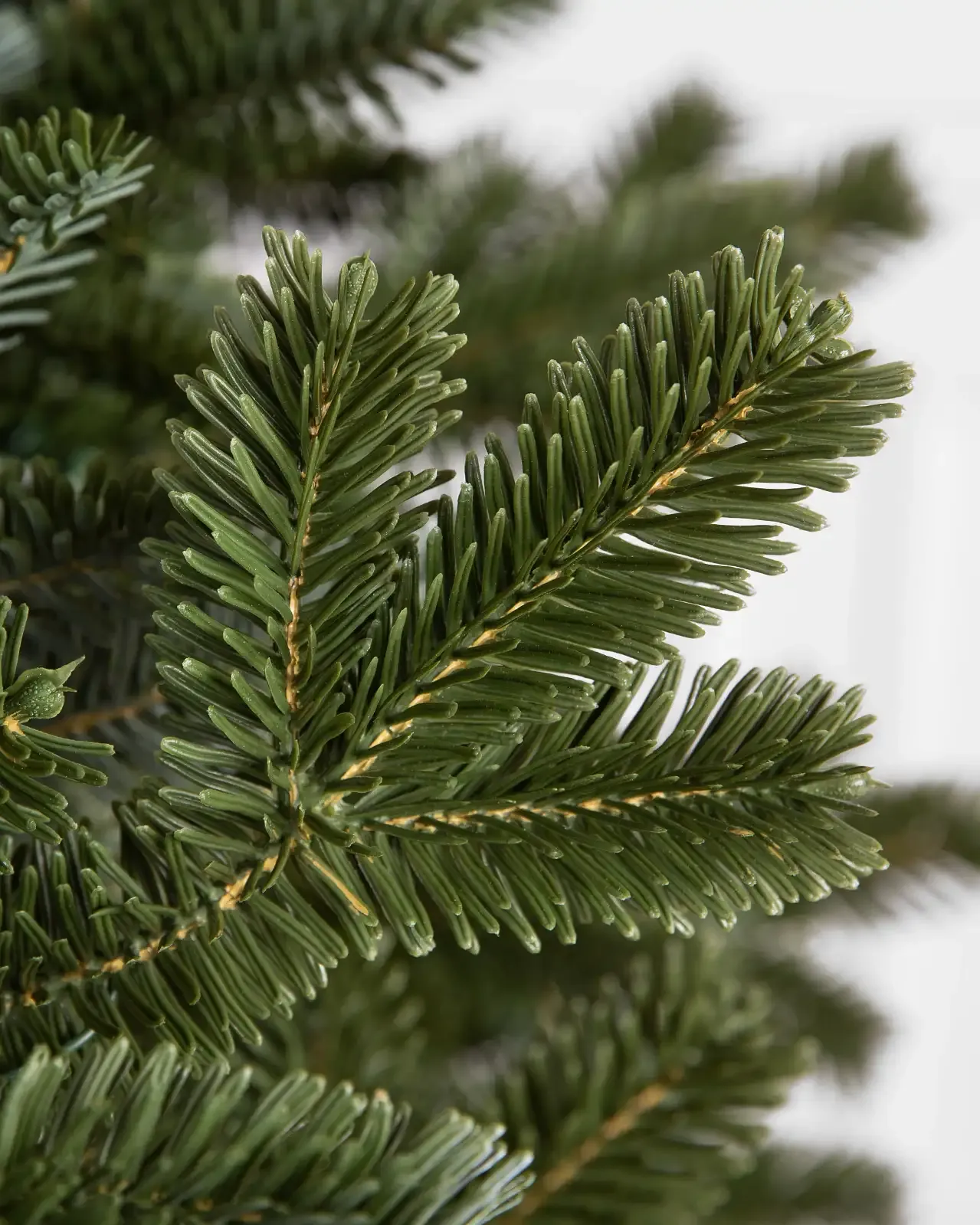 Realistic Artificial Christmas Tree – Full, Lifelike & Reusable