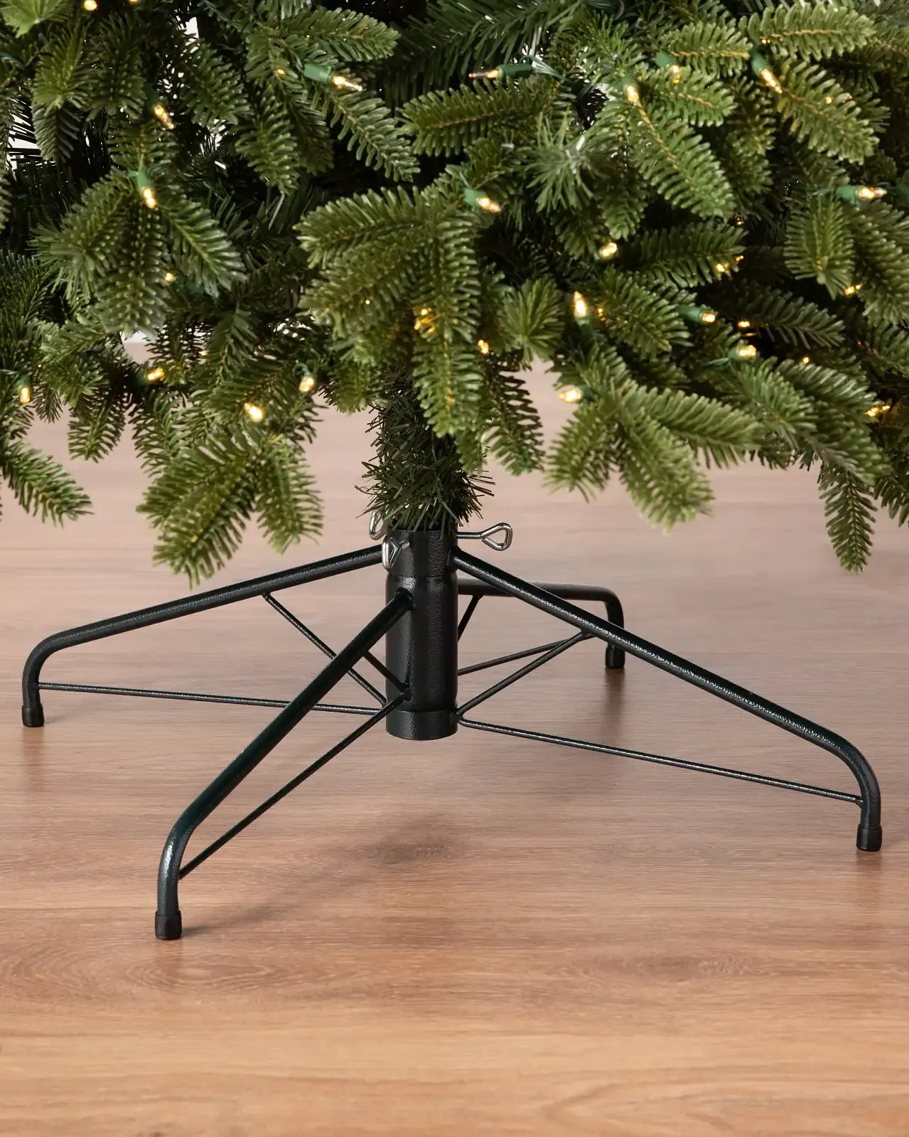 Realistic Artificial Christmas Tree – Full, Lifelike & Reusable