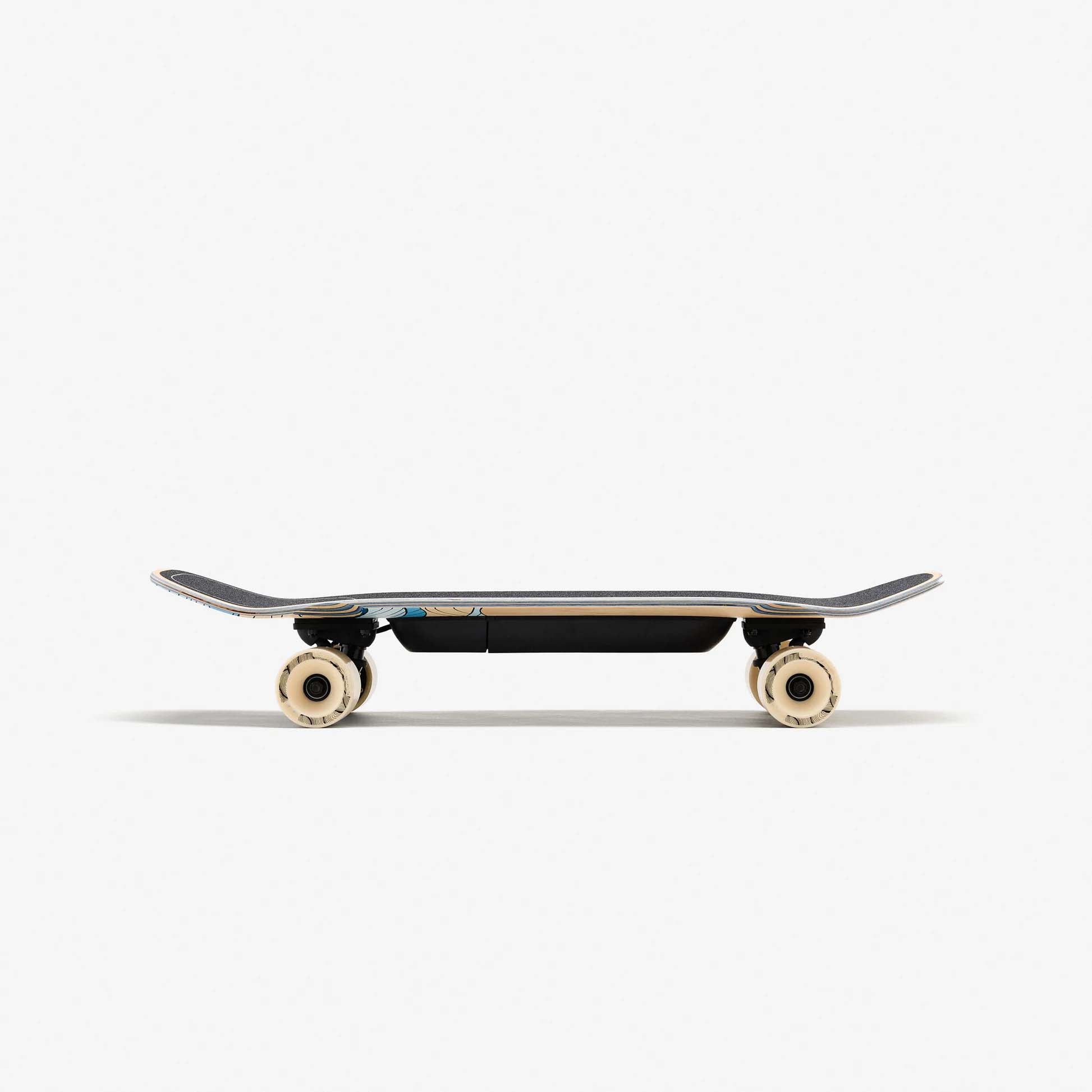 Remote-Free Smart Electric Skateboard