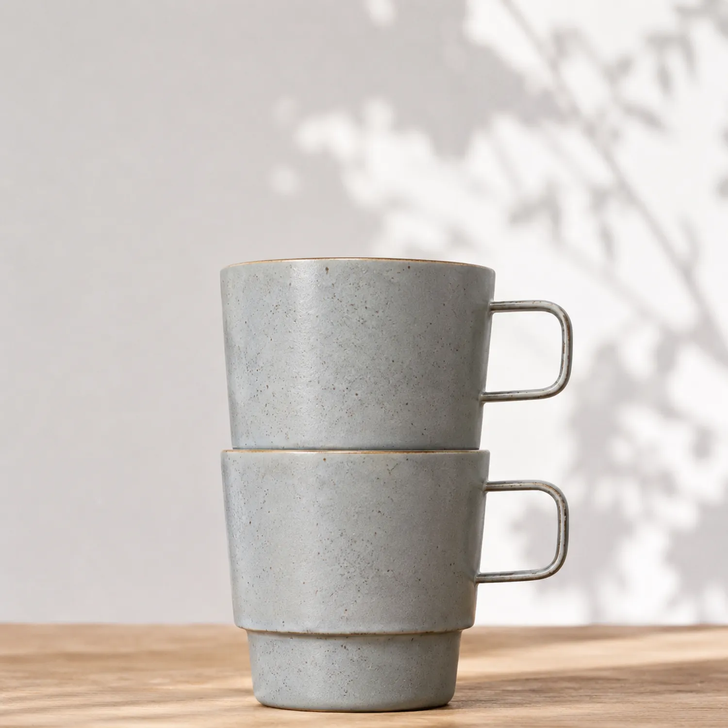 Tasse Minimaliste en Céramique Grise