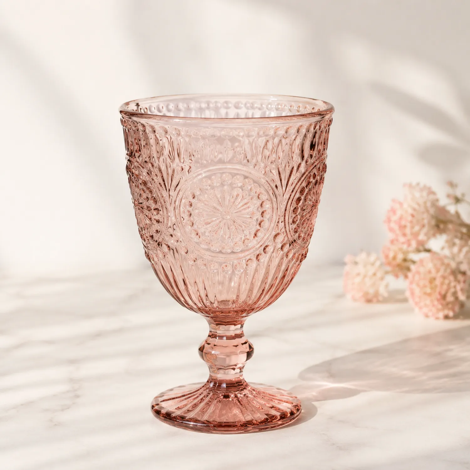 Verre à vin décoratif rose avec motifs gravés 300ml