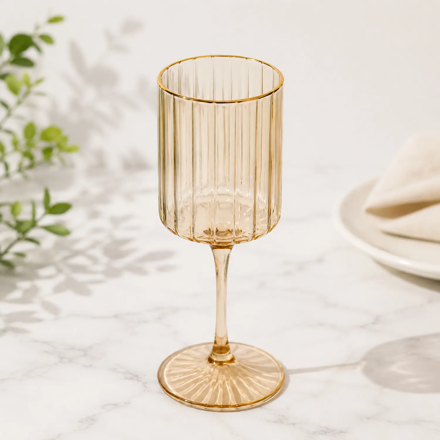 Verre à vin strié beige élégant