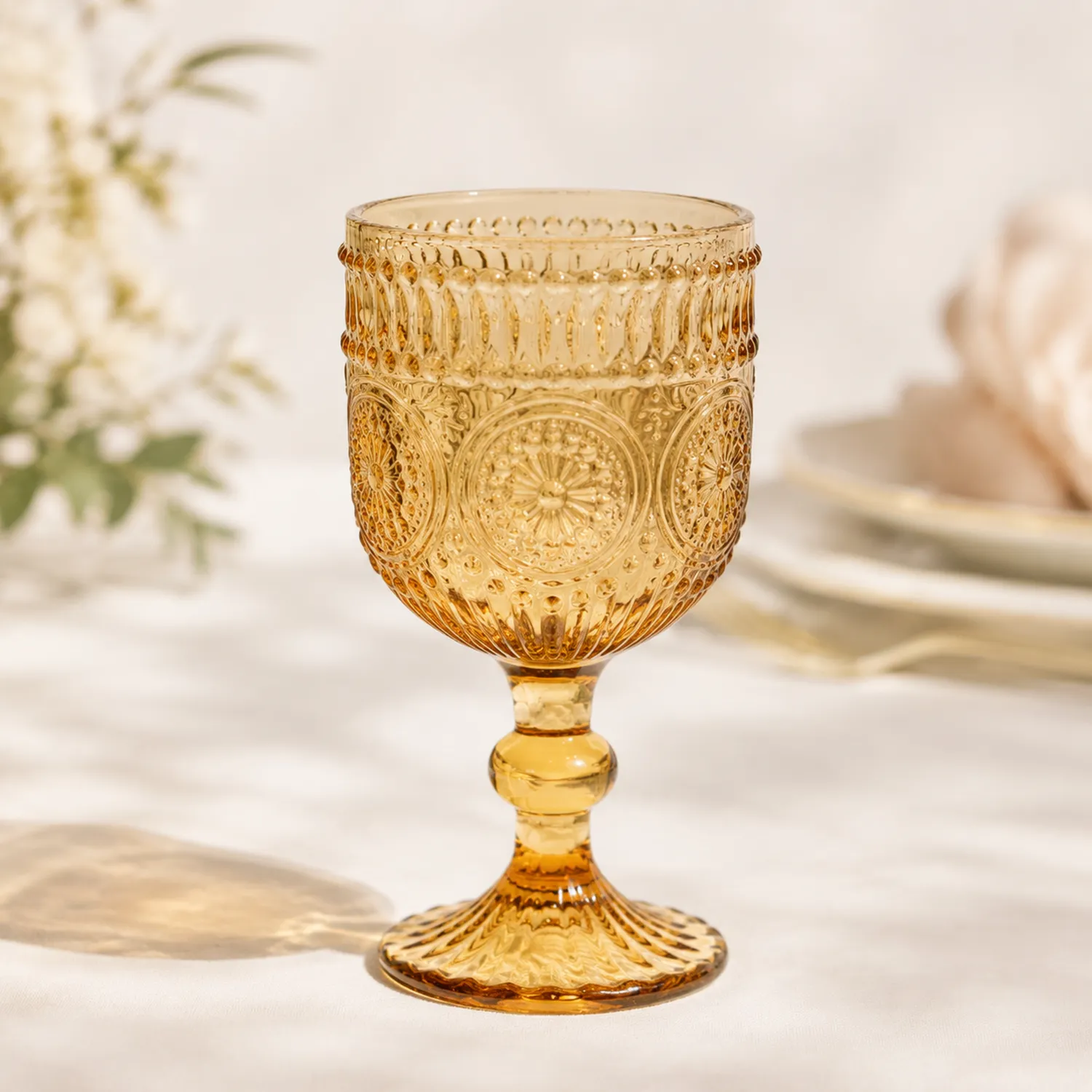 Verre à vin vintage gravé ambre