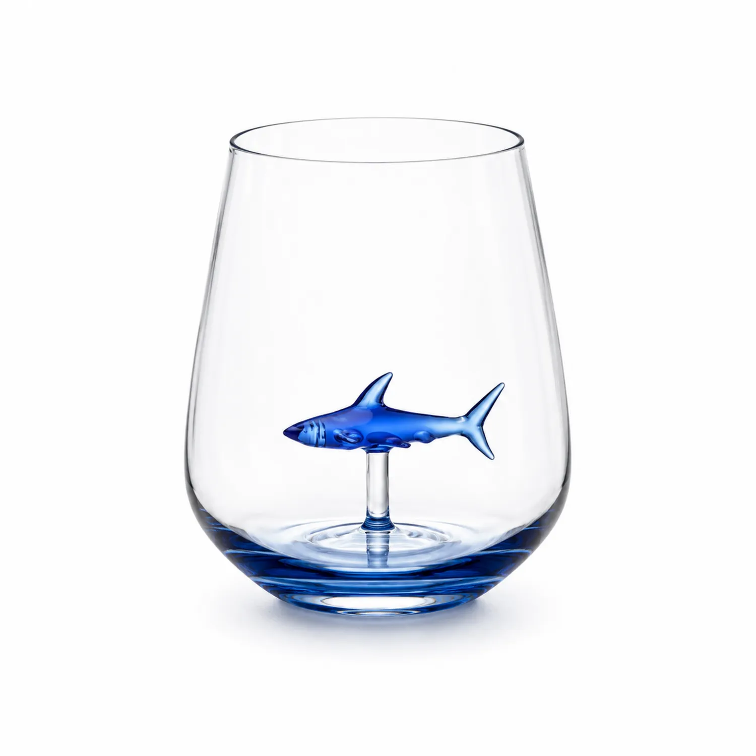 Verre à vin avec figurine requin bleu intégré