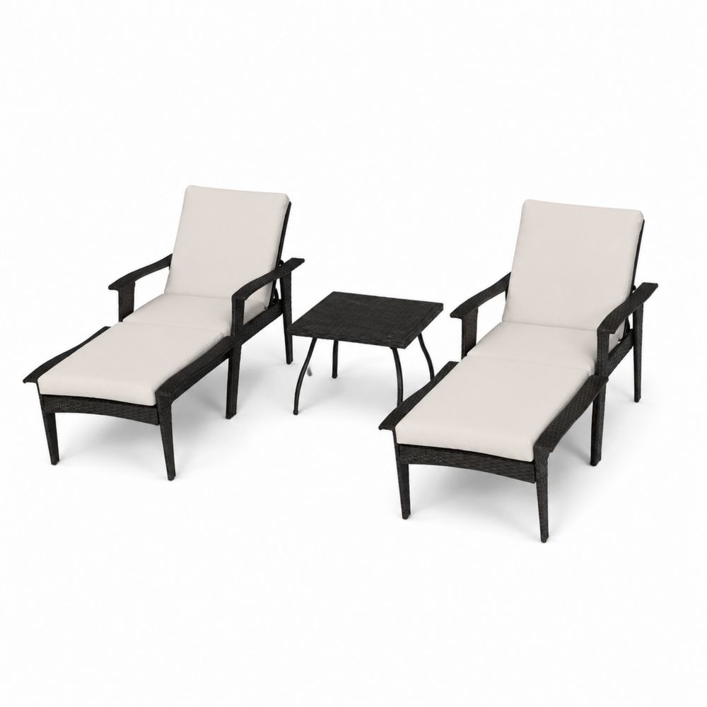 Set di 2 Sdraio in Rattan con Tavolino e Cuscini Bianchi