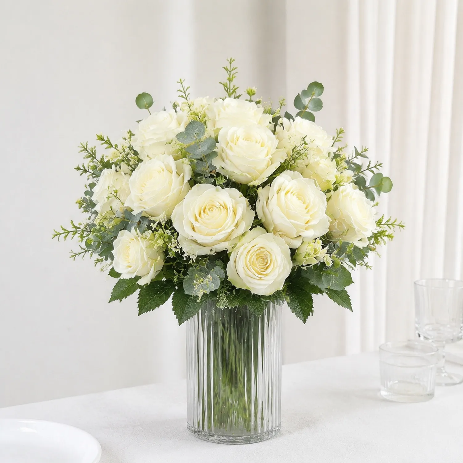 Künstlicher Rosenstrauß Cremeweiß mit Glasvase - 15 Blüten