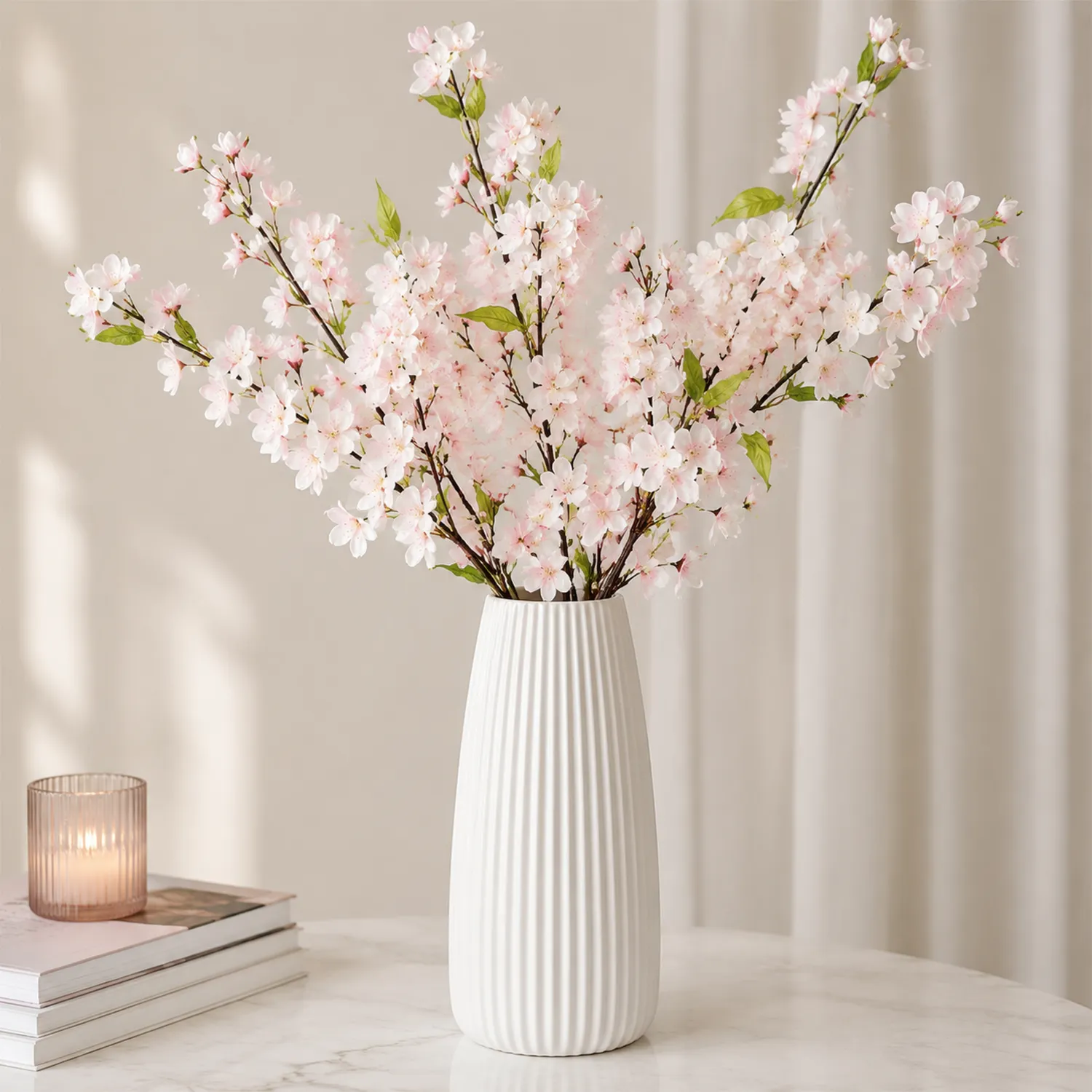 Künstlicher Kirschblütenstrauß in Weißer Vase, Rosa/Weiß