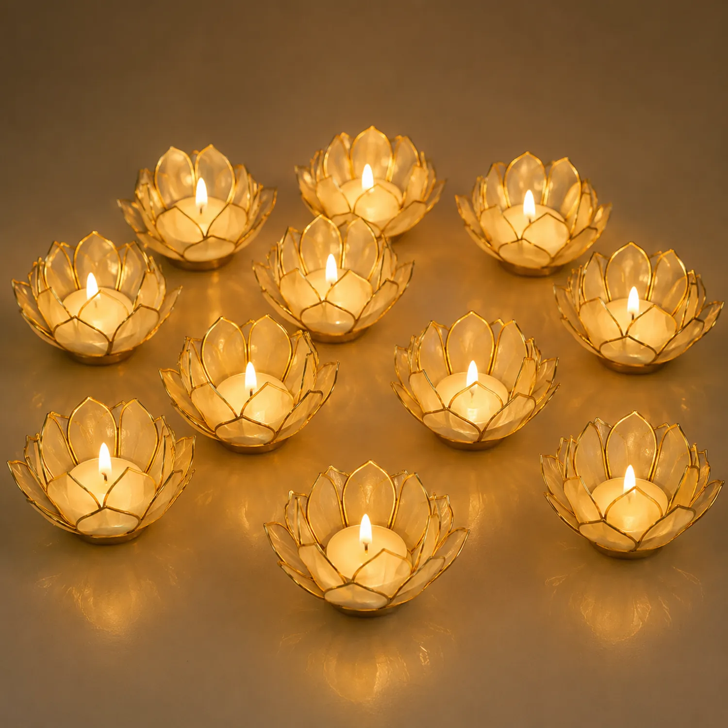 Portavelas Decorativo Flor de Loto Oro y Blanco