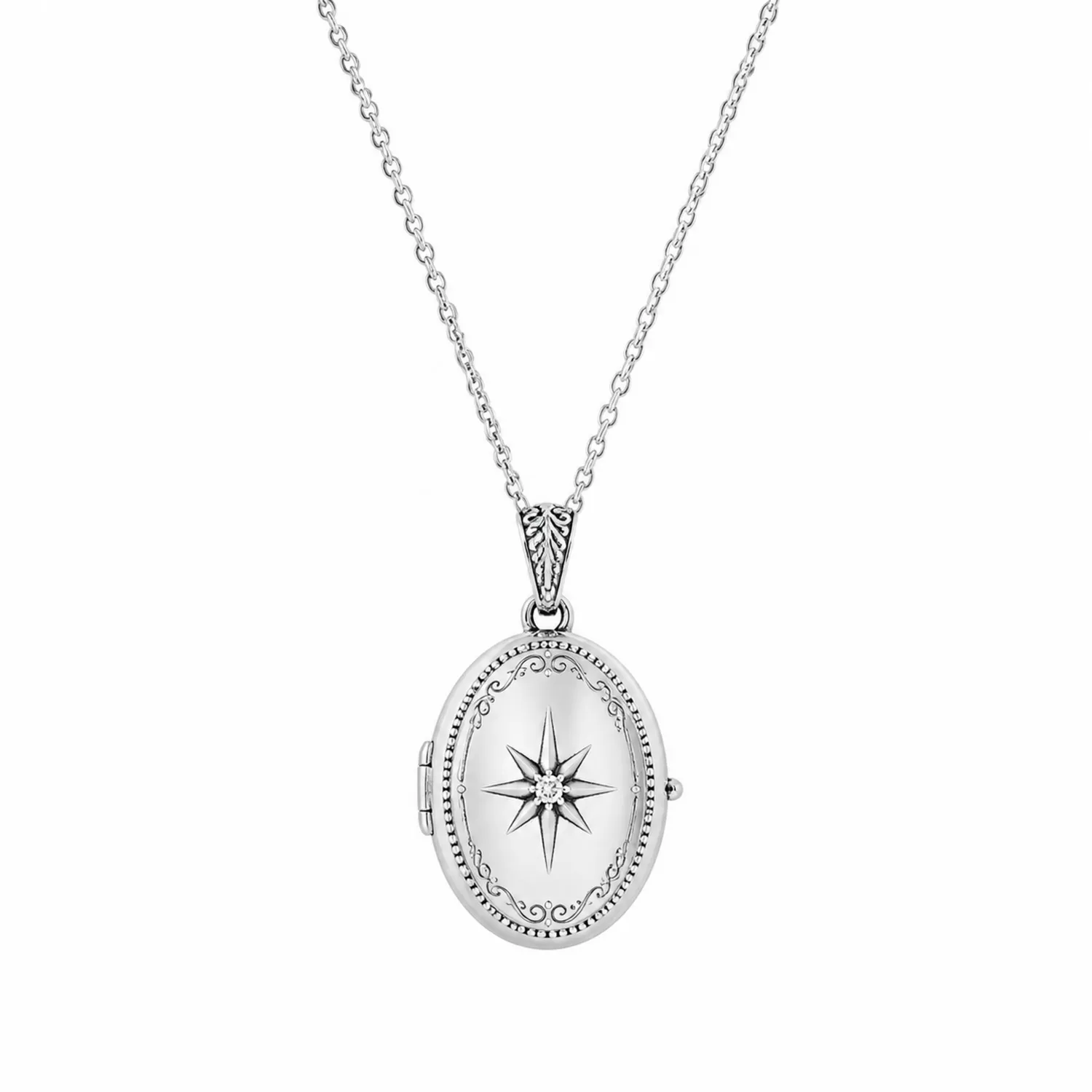 Collier médaillon en argent avec étoile gravée, 2.5x1.8cm