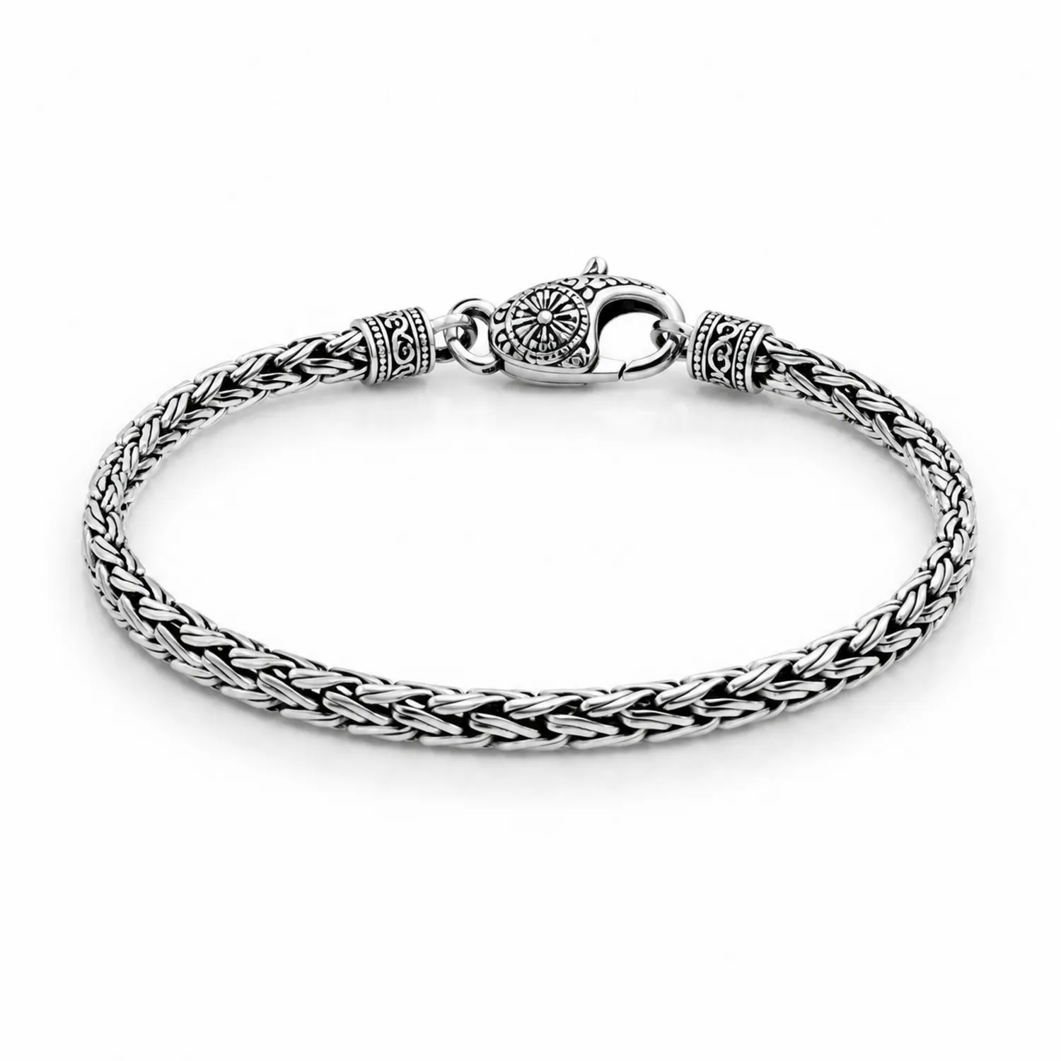 Bracelet en argent avec motif tressé et fermoir mousqueton