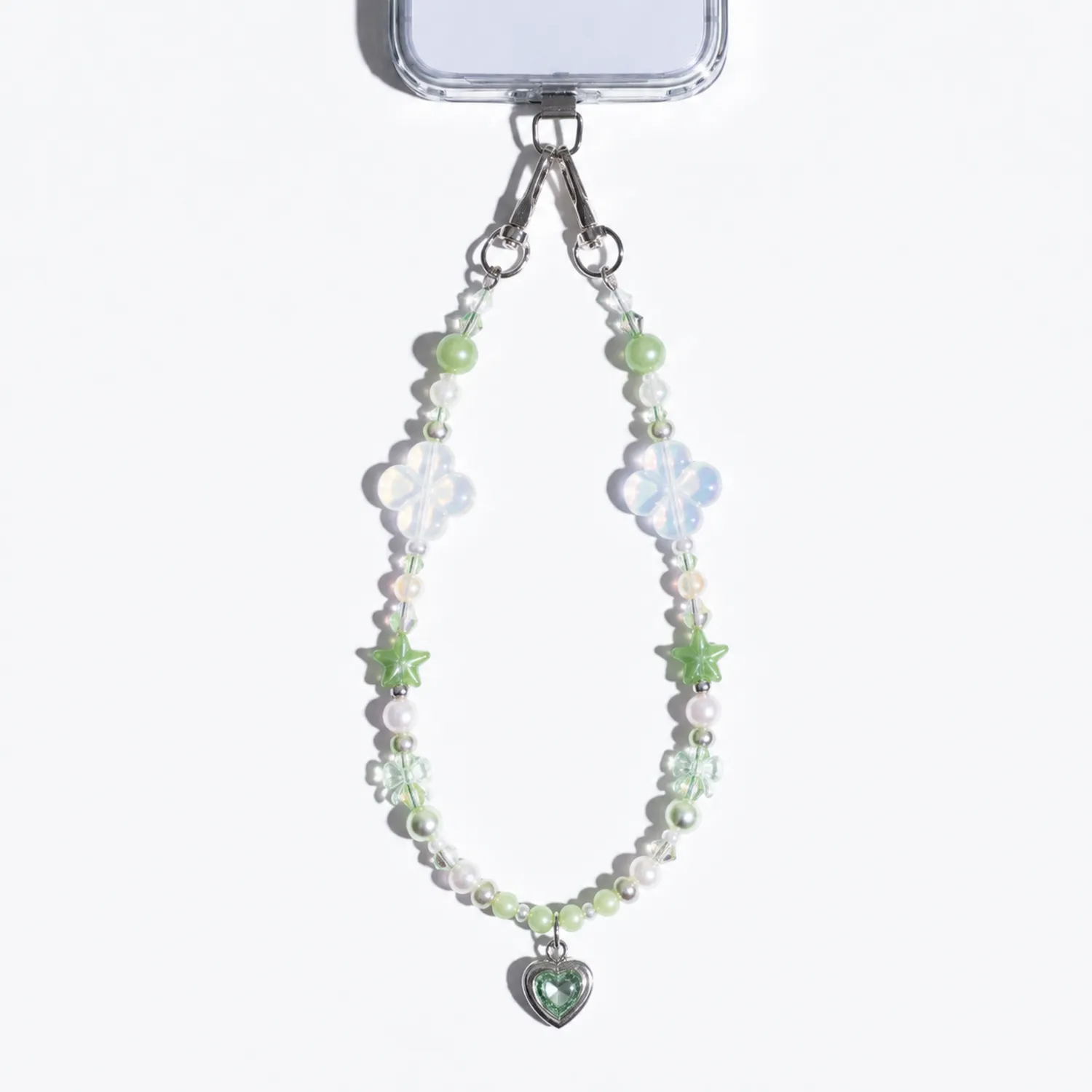 Accessoire de téléphone en perles vert avec pendentif cœur