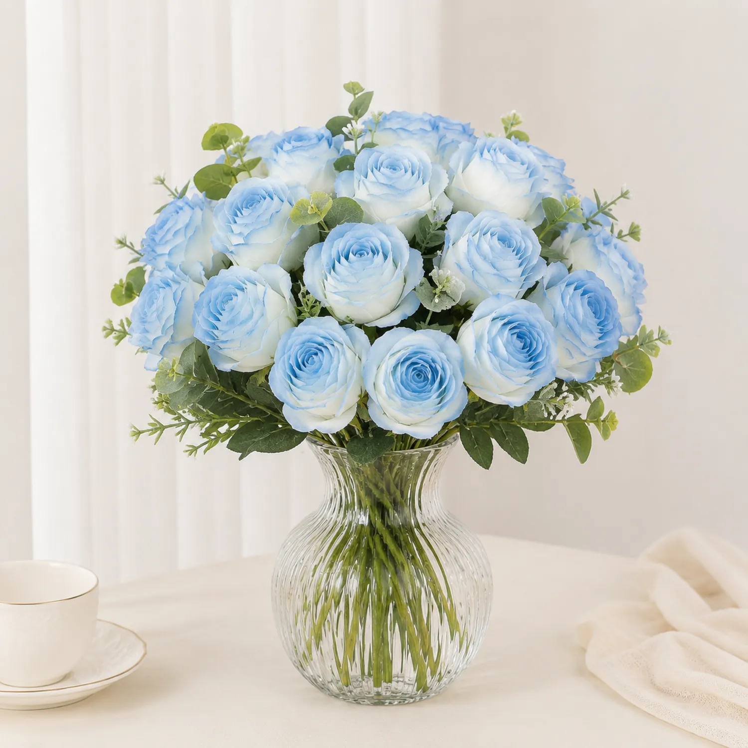 Bouquet di Rose Finte Azzurro con Vaso di Vetro