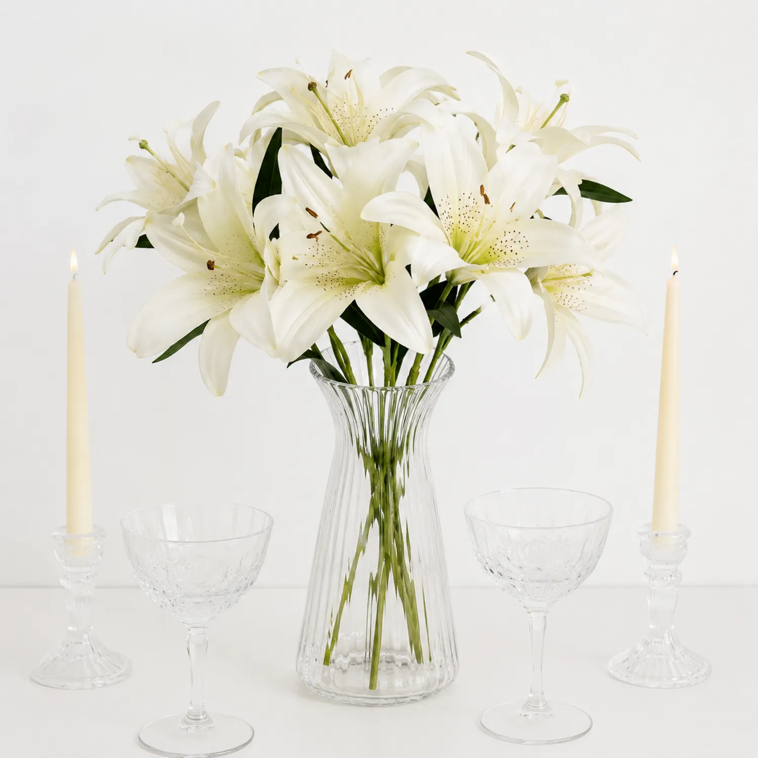 Bouquet di Gigli Artificiali Bianchi Eleganti per Decorazione