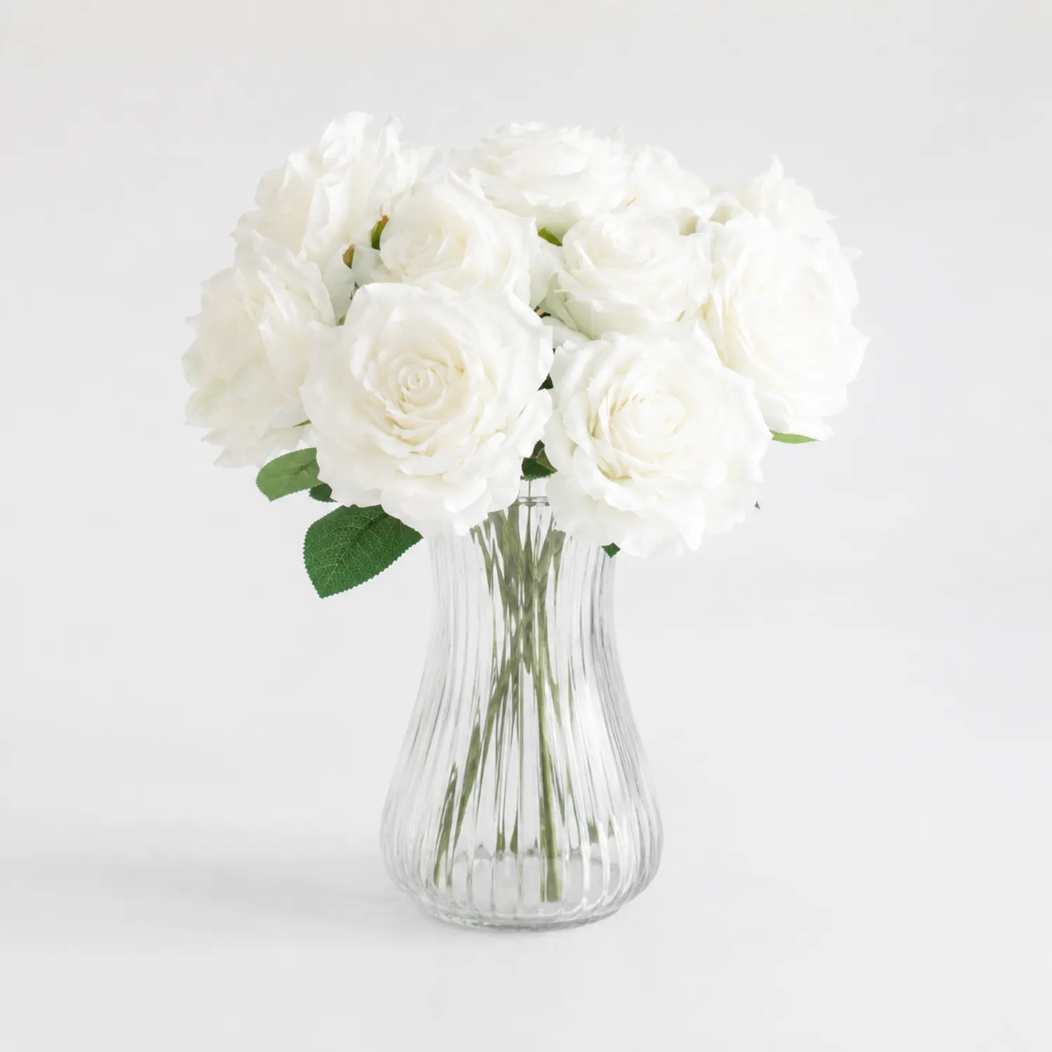 Bouquet di Rose Artificiali Bianche in Vaso di Vetro