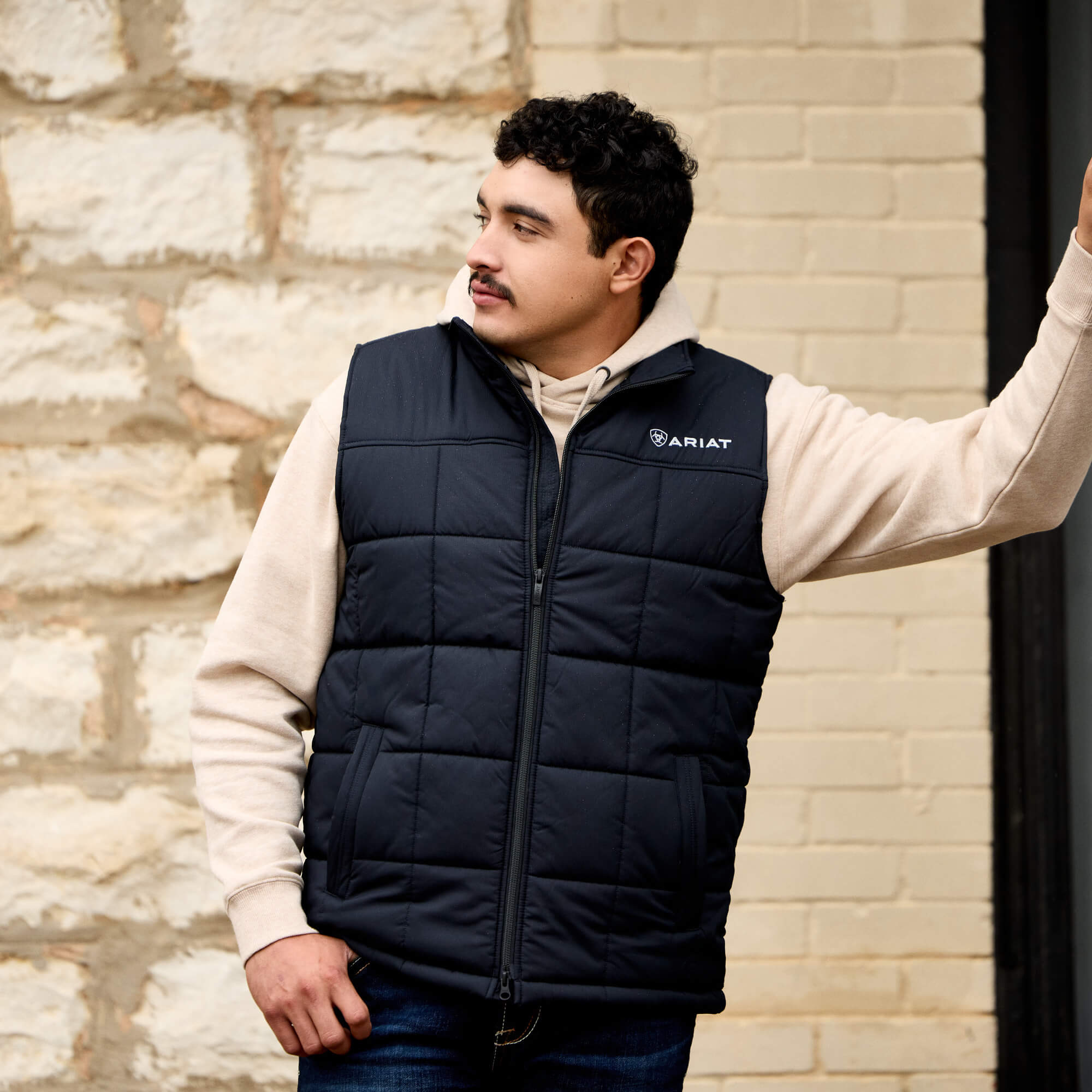 Crius Insulated Vest Lifestyle - BLACK