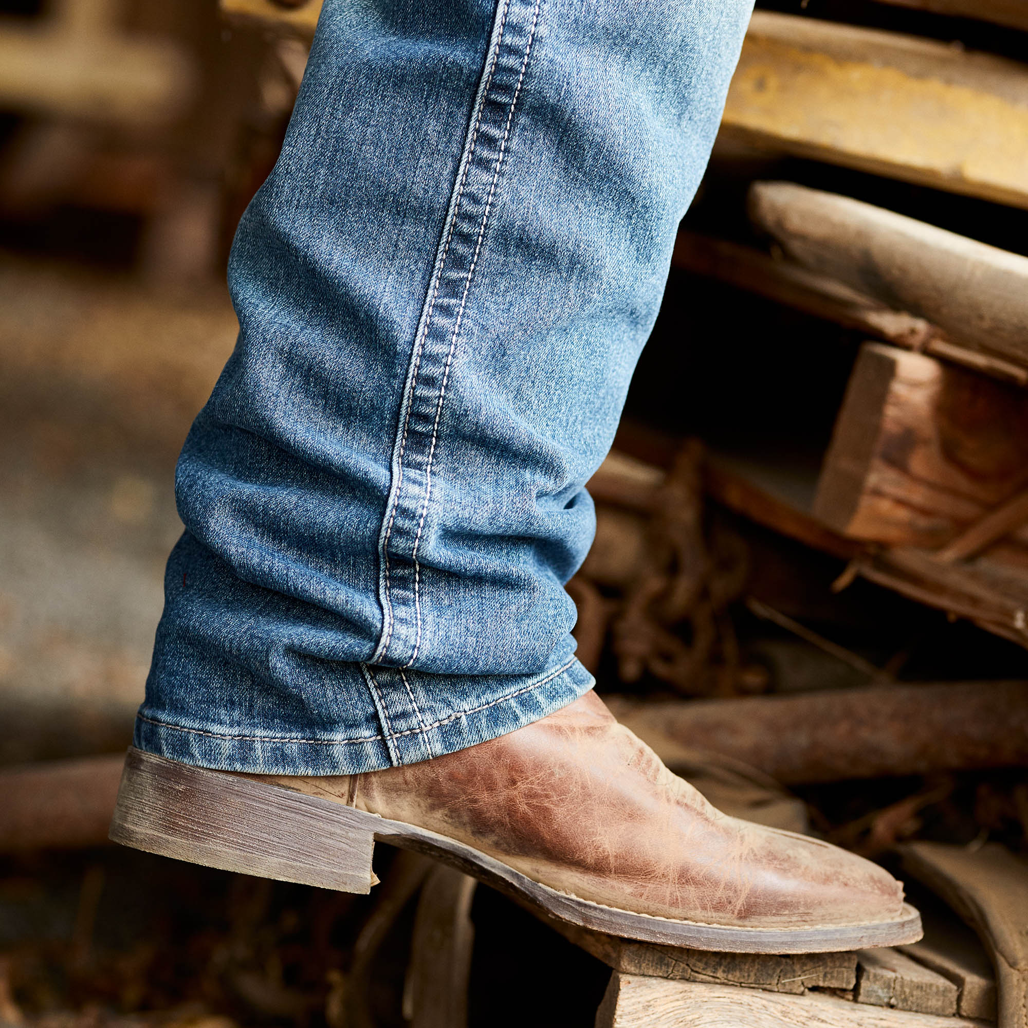 Circuit Patriot Wide Square Toe Cowboy Boot Lifestyle - WEATHERED TAN