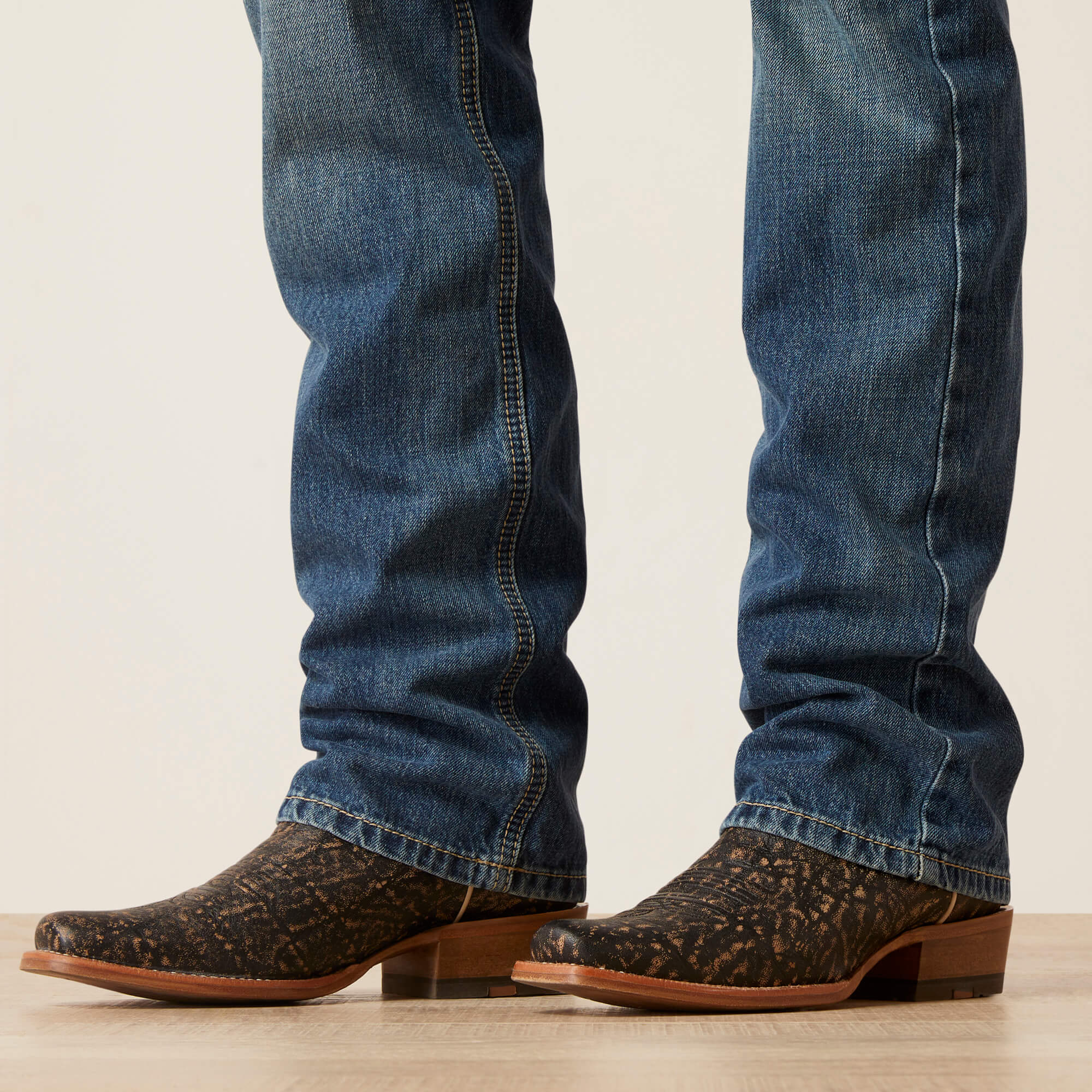 M7 Slim Ezra Straight Jean 02 - BRIGHTON