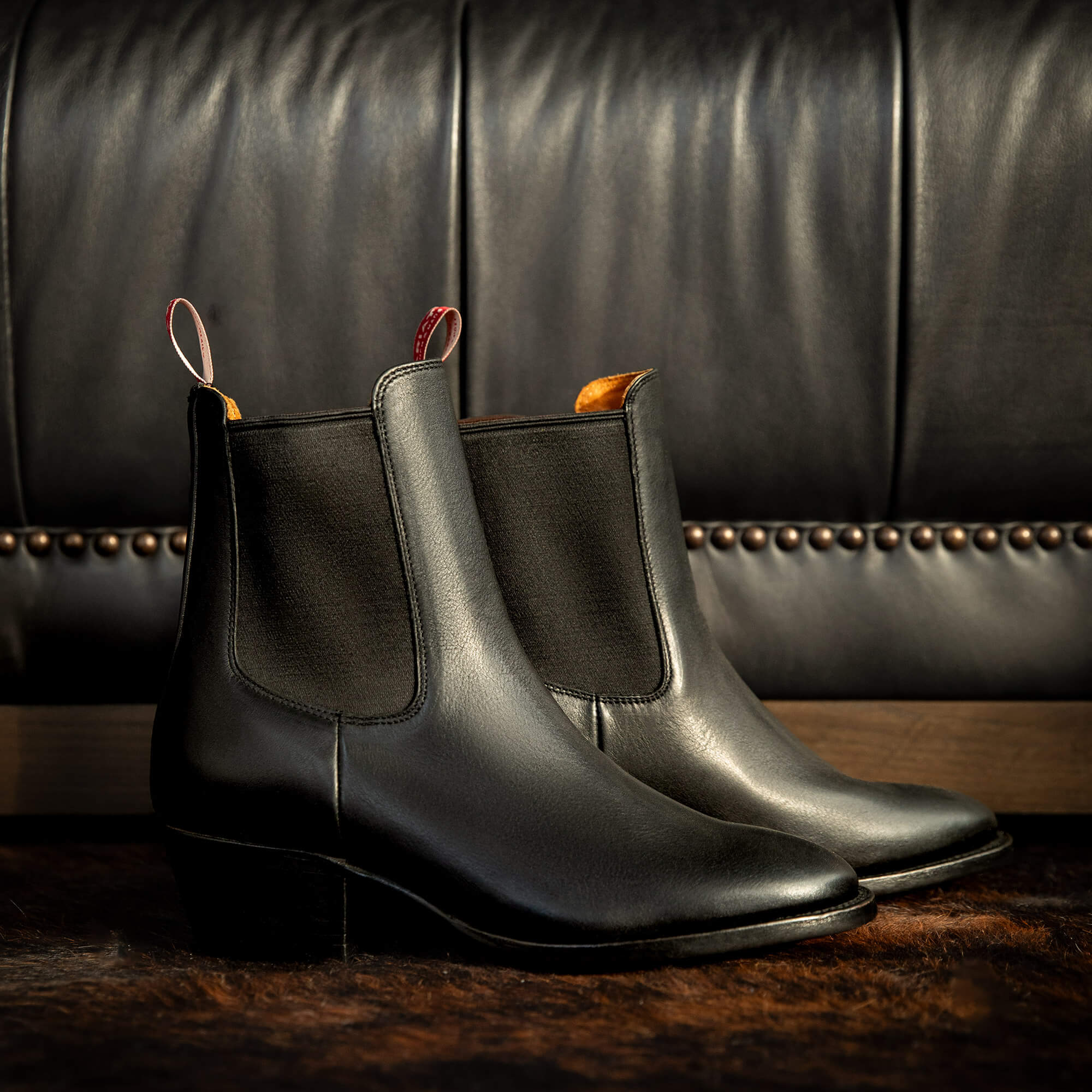 Bench Made Eleanor Almond Toe Chelsea Boot Lifestyle - CARBON BLACK