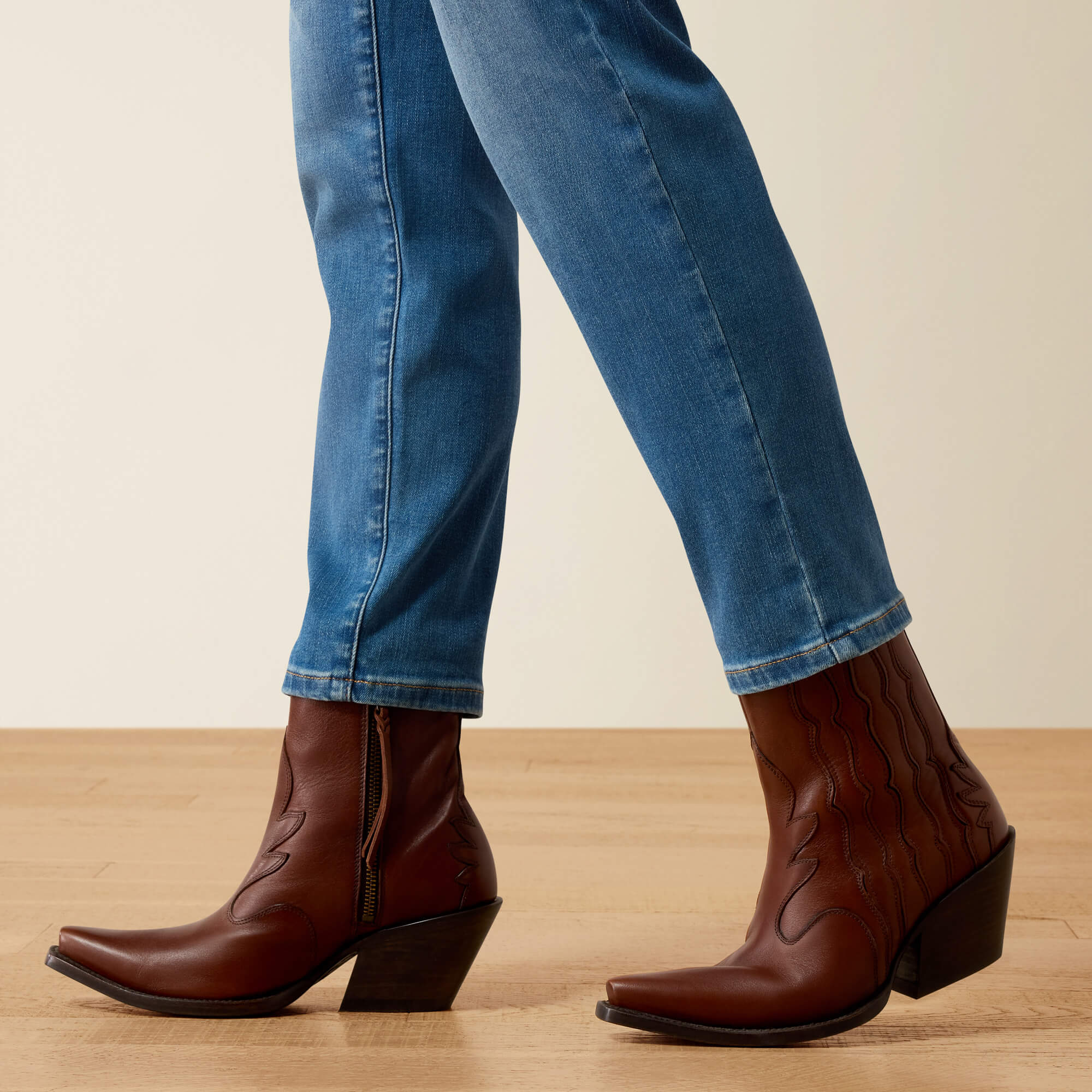 High Rise Revel Vilma Slim Ultrastretch Straight Leg Jeans 03 - POMONA