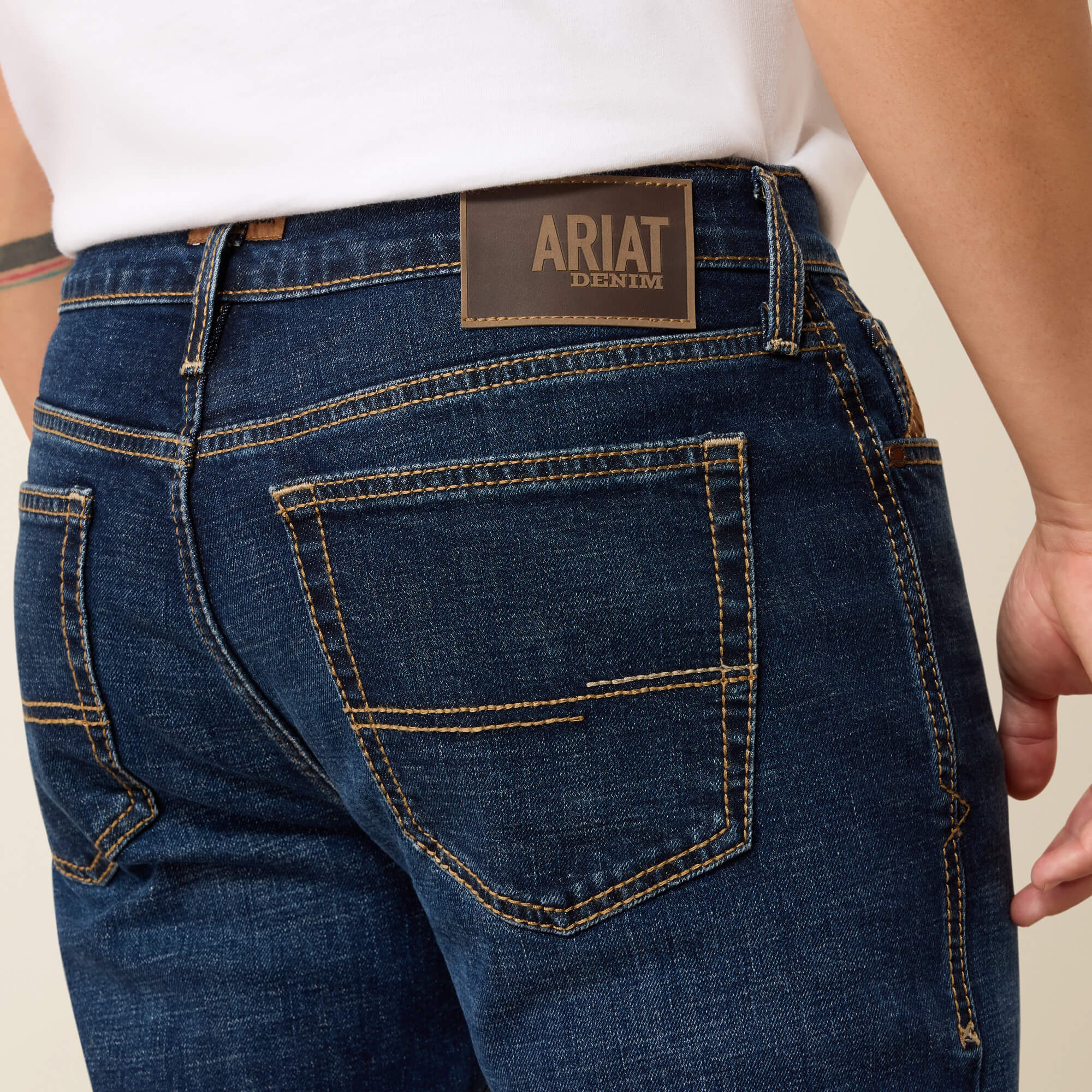 M8 Slim Hansen Taper Jeans Back - KYLE