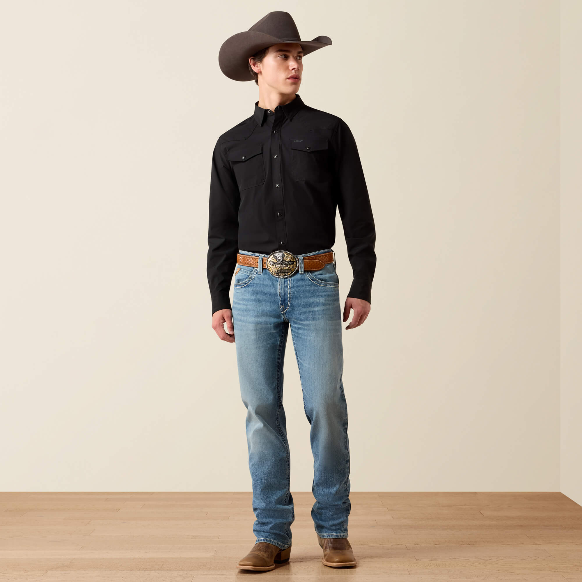 M5 Straight Jonathan Straight Leg Jeans Full - LOGAN