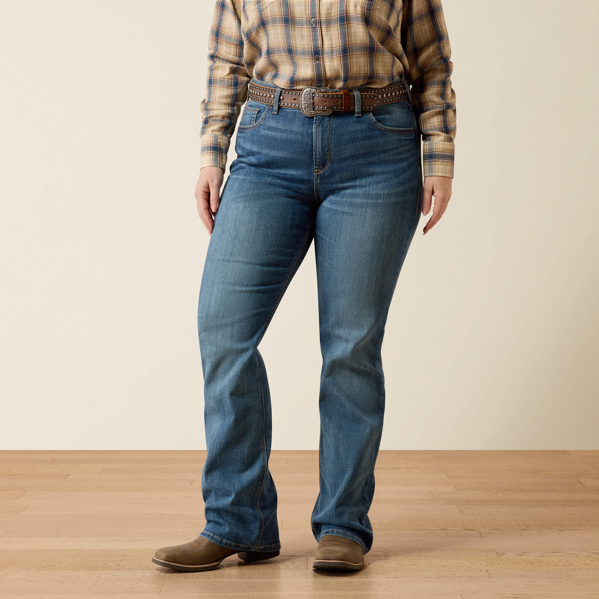 Perfect Rise Maggie Boot Cut Jeans Front Plus - REDONDA
