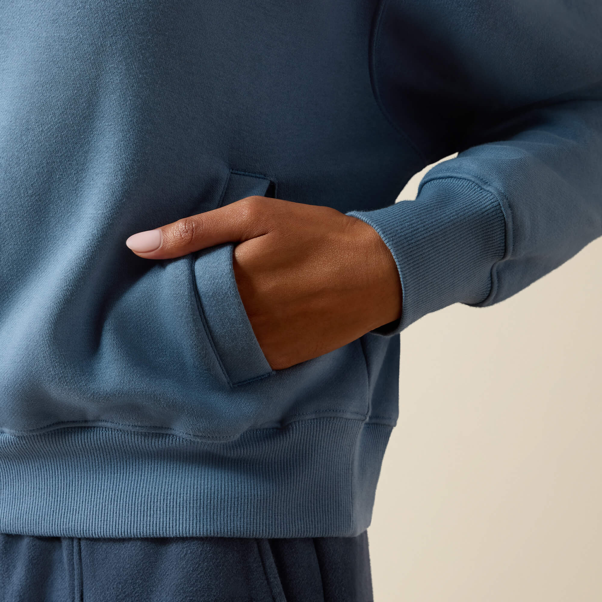 Essential Hoodie 01 - OCEANVIEW