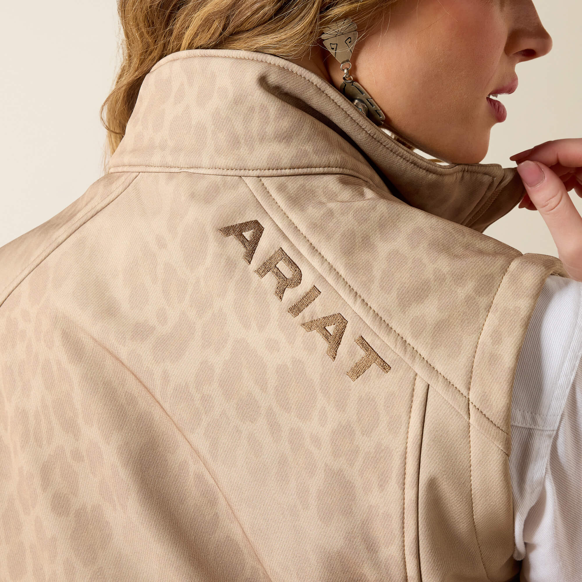 Ariat Logo Softshell Print Vest 01 - FADED LEOPARD