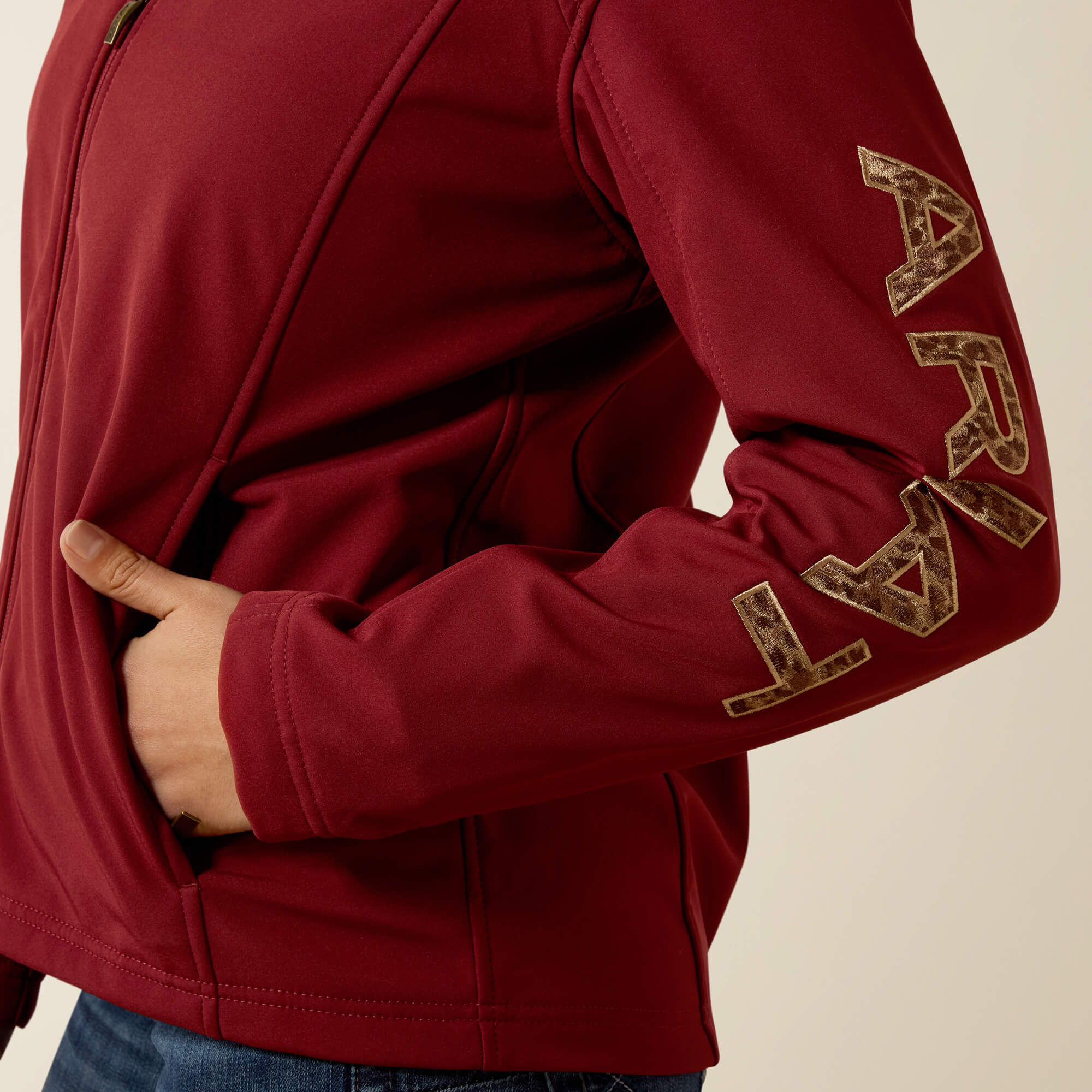 Ariat Logo Softshell Jacket 02 - SYRAH