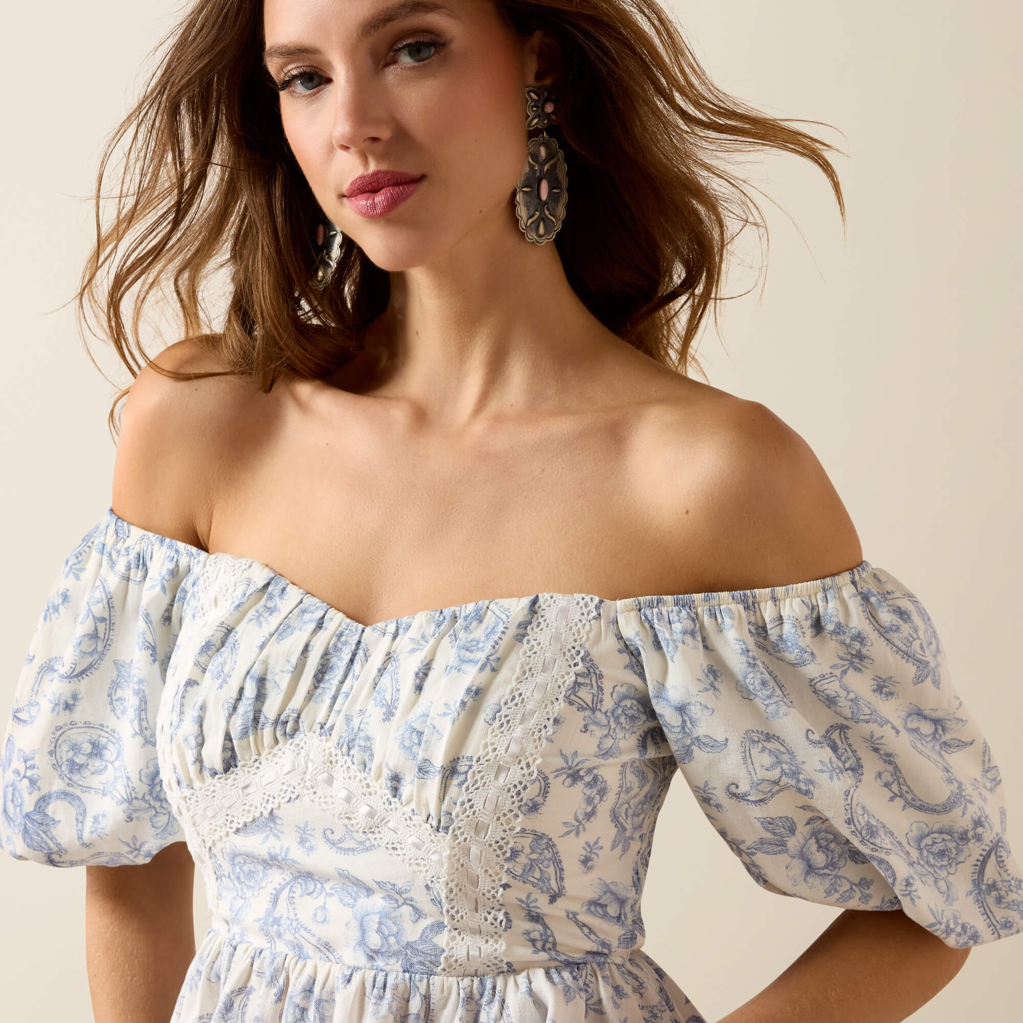 Zinnia Top 01 - HORSESHOES AND FLORALS PRINT