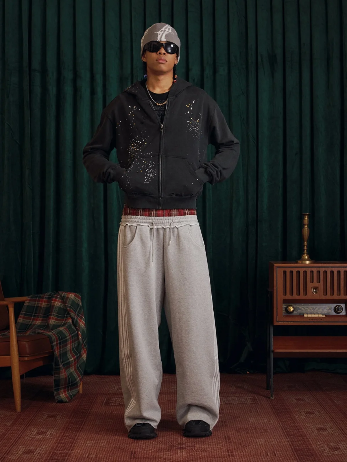 Vintage Washed Black Star Embellished Zip Up Oversized Hoodie Jacket [erp-image:5aff6fb25a0fce0fc5985b8a]