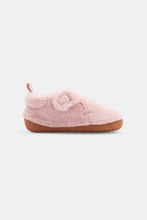 Chaussons fausse fourrure rose bébé fille 1
