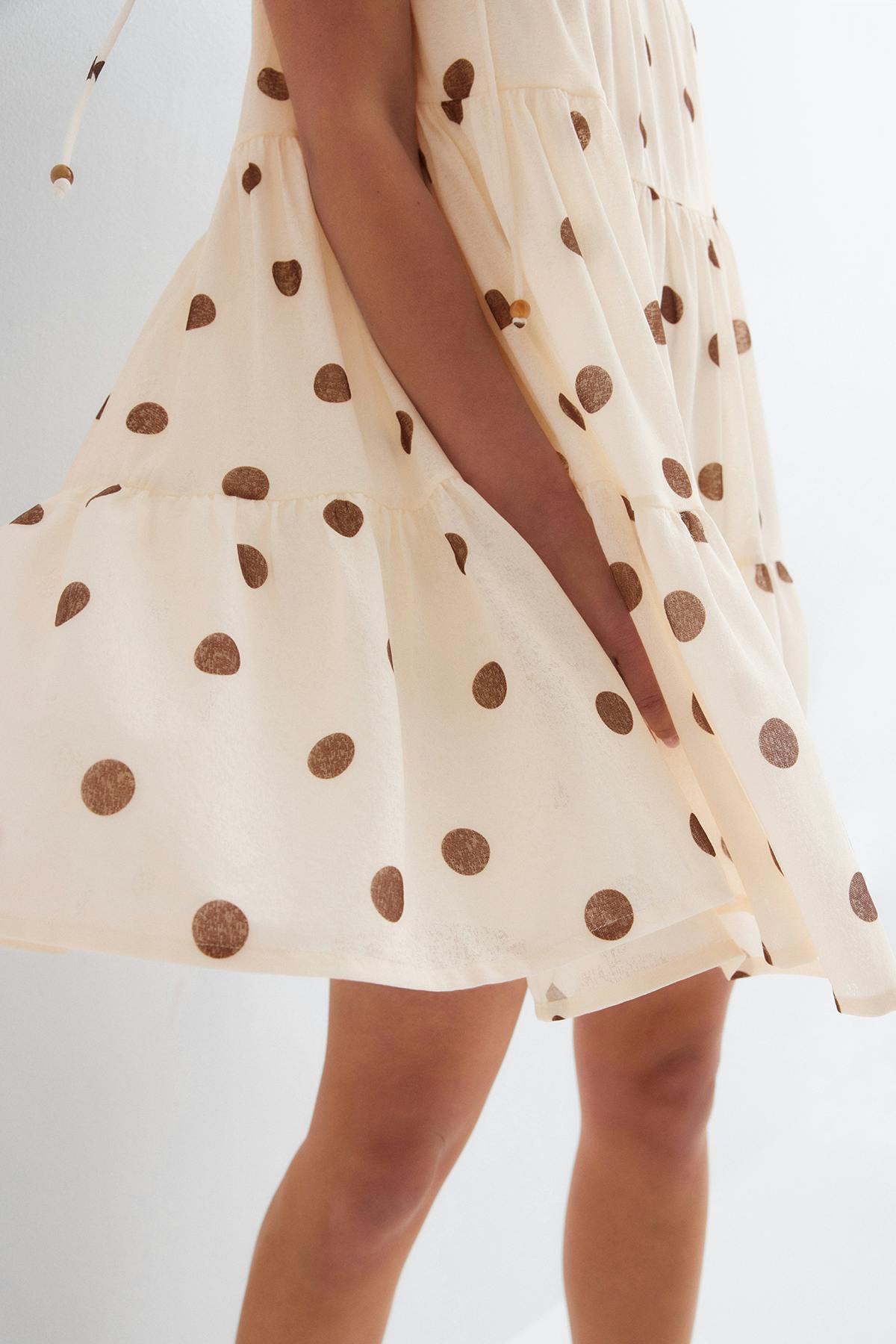 Flowy strap detail dress - Beige